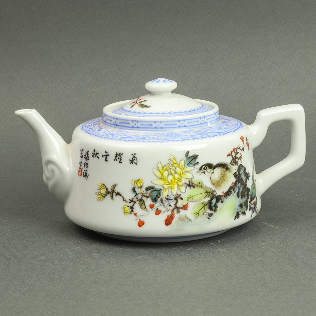CHINESE ENAMELED TEAPOT Chinese 3a3c1e