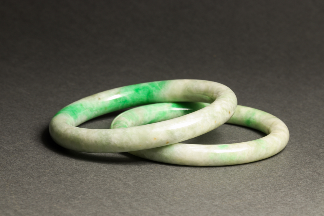  LOT OF 2 CHINESE JADEITE BANGLES 3a3c3b