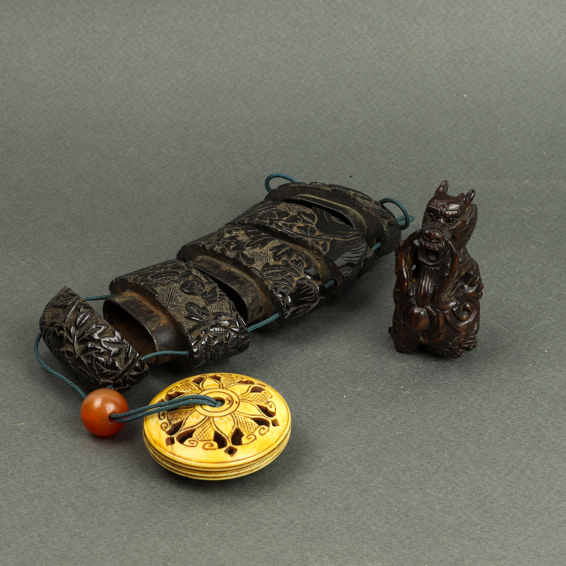 JAPANESE INRO WITH A WOOD FIGURAL 3a3c50