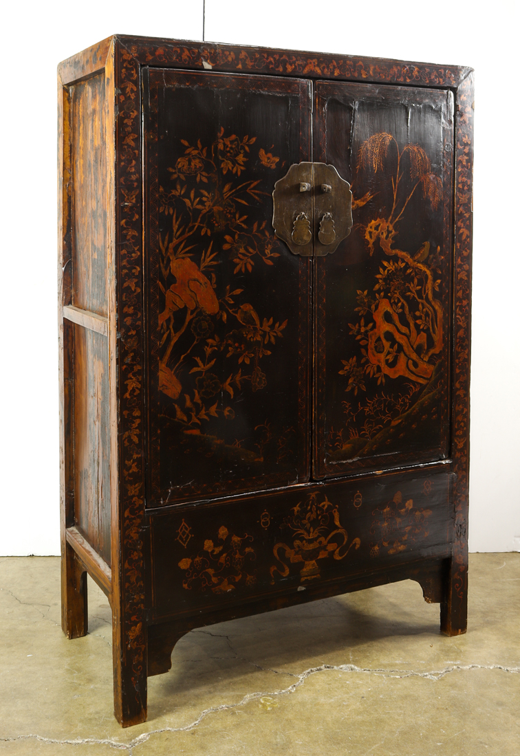 CHINESE LACQUER-PAINTED CABINET