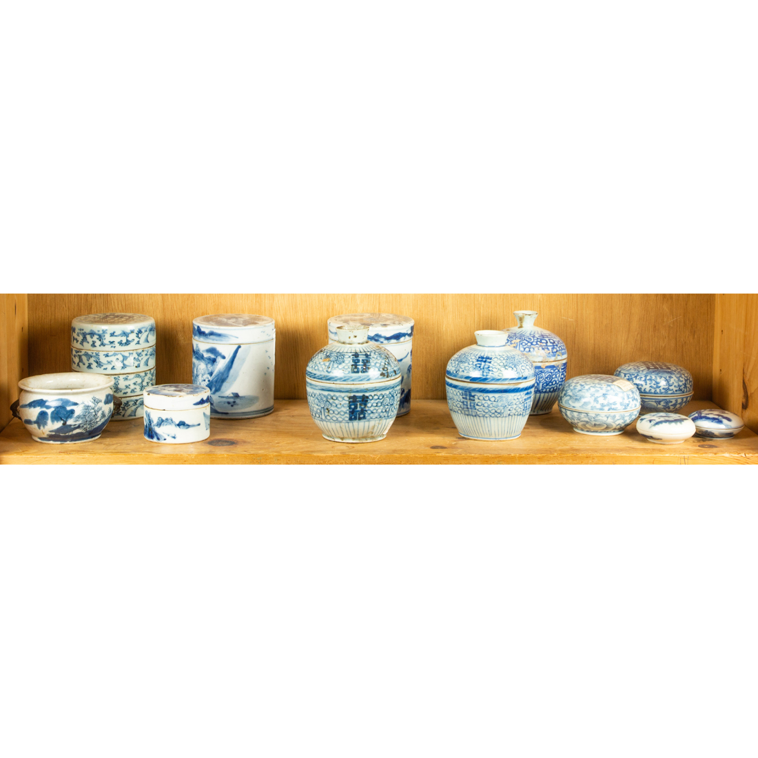 (LOT OF 12) CHINESE BLUE AND WHITE