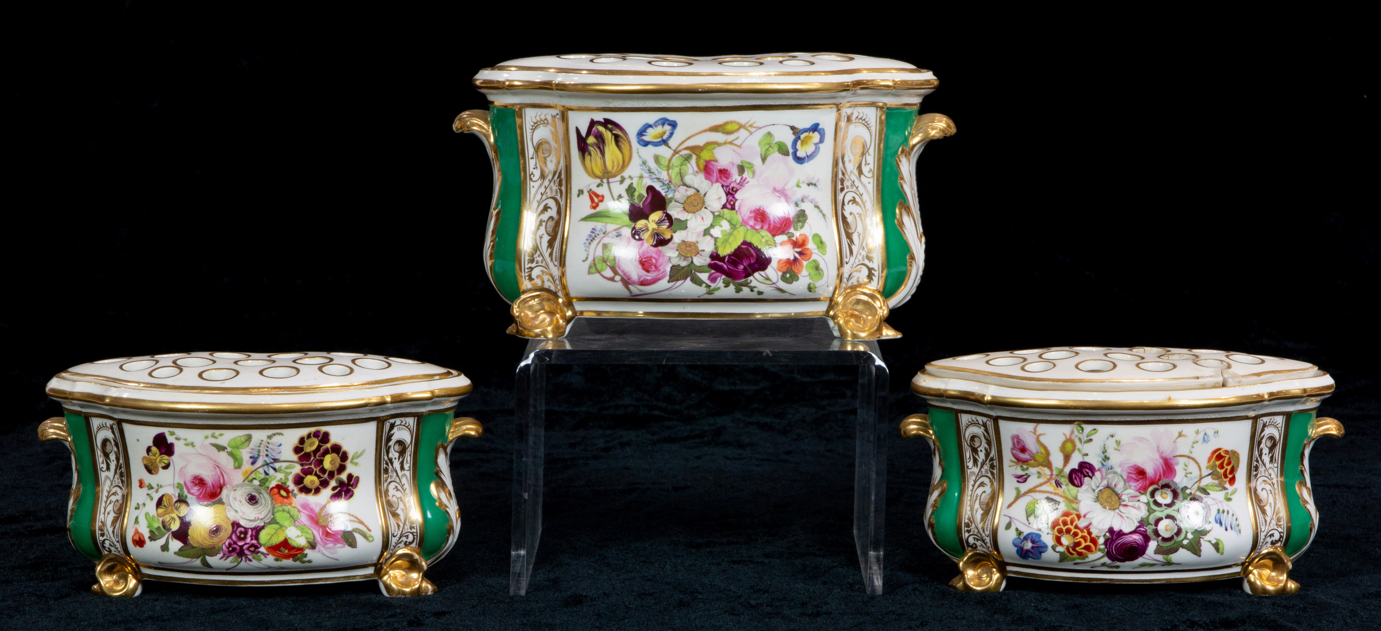 A FINE ENGLISH PORCELAIN GARNITURE