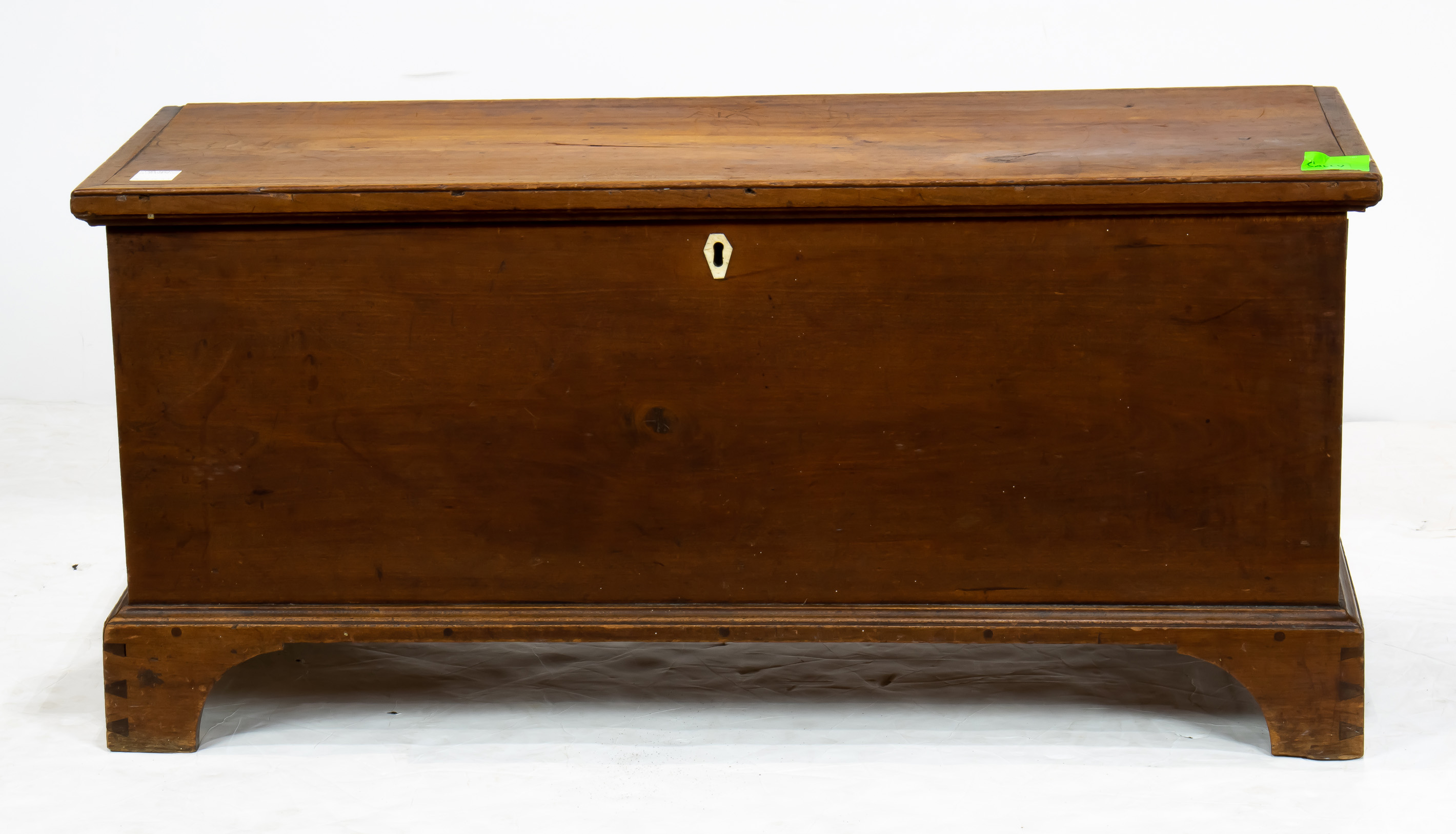 PRIMITIVE BLANKET CHEST CIRCA 1800 3a3d57