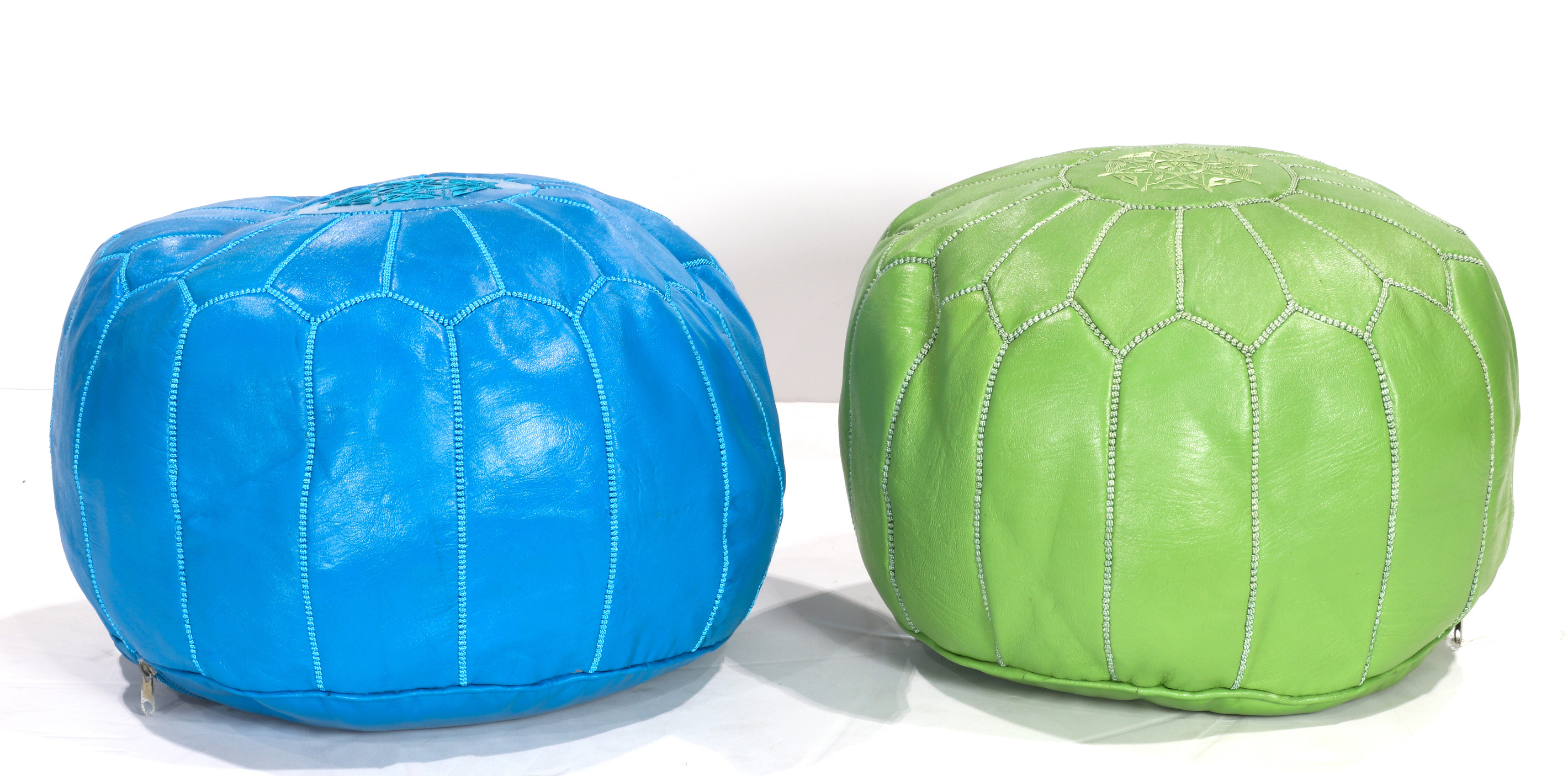  LOT OF 2 CONTEMPORARY POUFS lot 3a3e3d