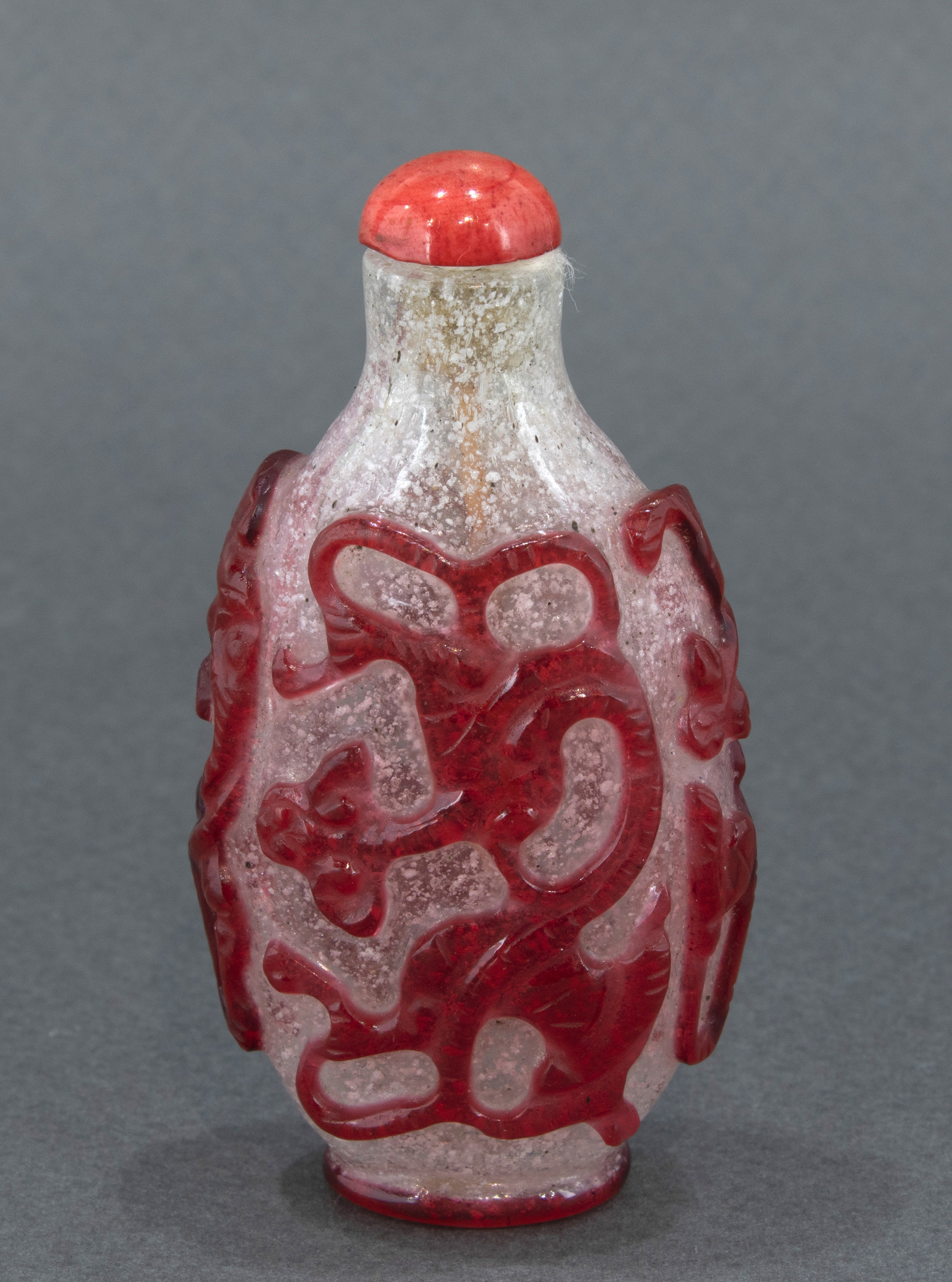 CHINESE RED OVERLAY GLASS SNUFF 3a3e70