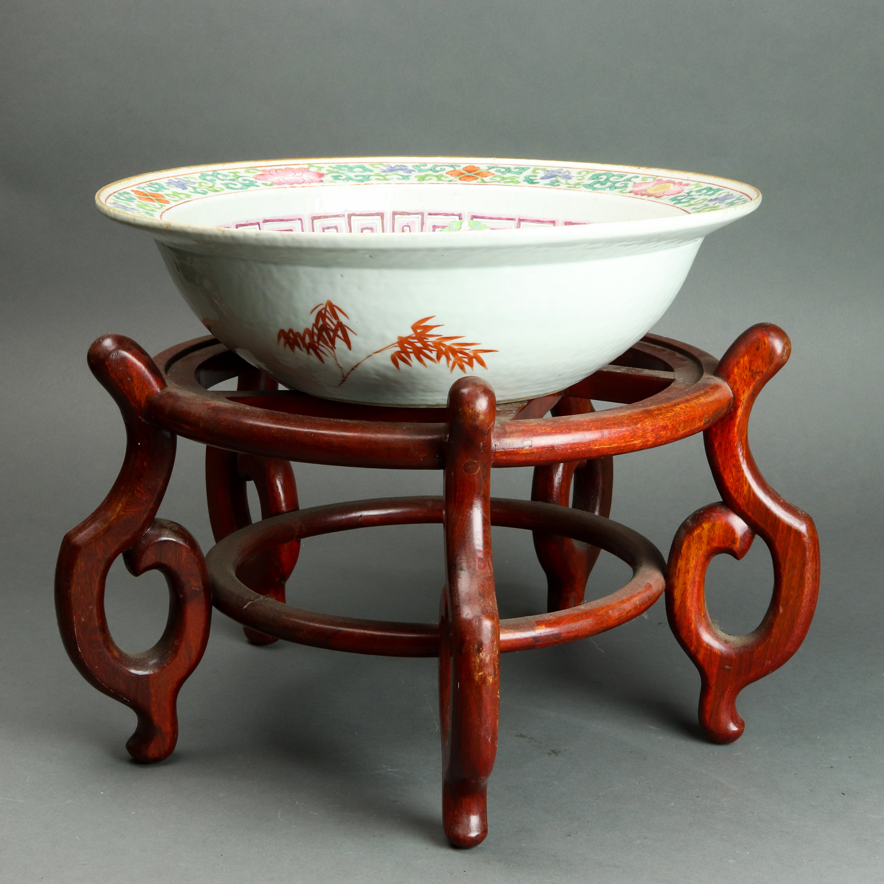CHINESE FAMILLE ROSE BASIN Chinese 3a3ea2