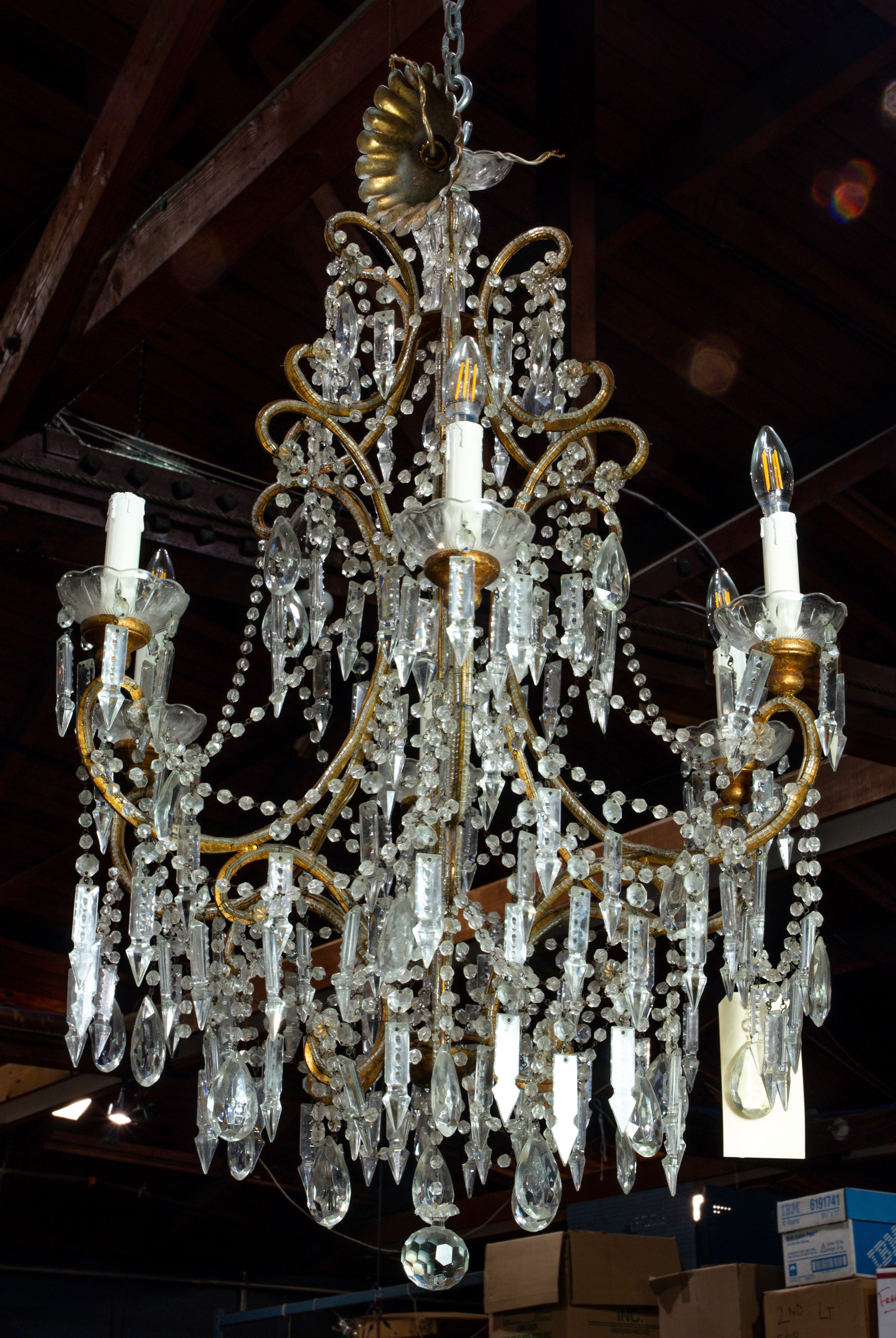 A CONTINENTAL STYLE SIX LIGHT CRYSTAL 3a3fdd