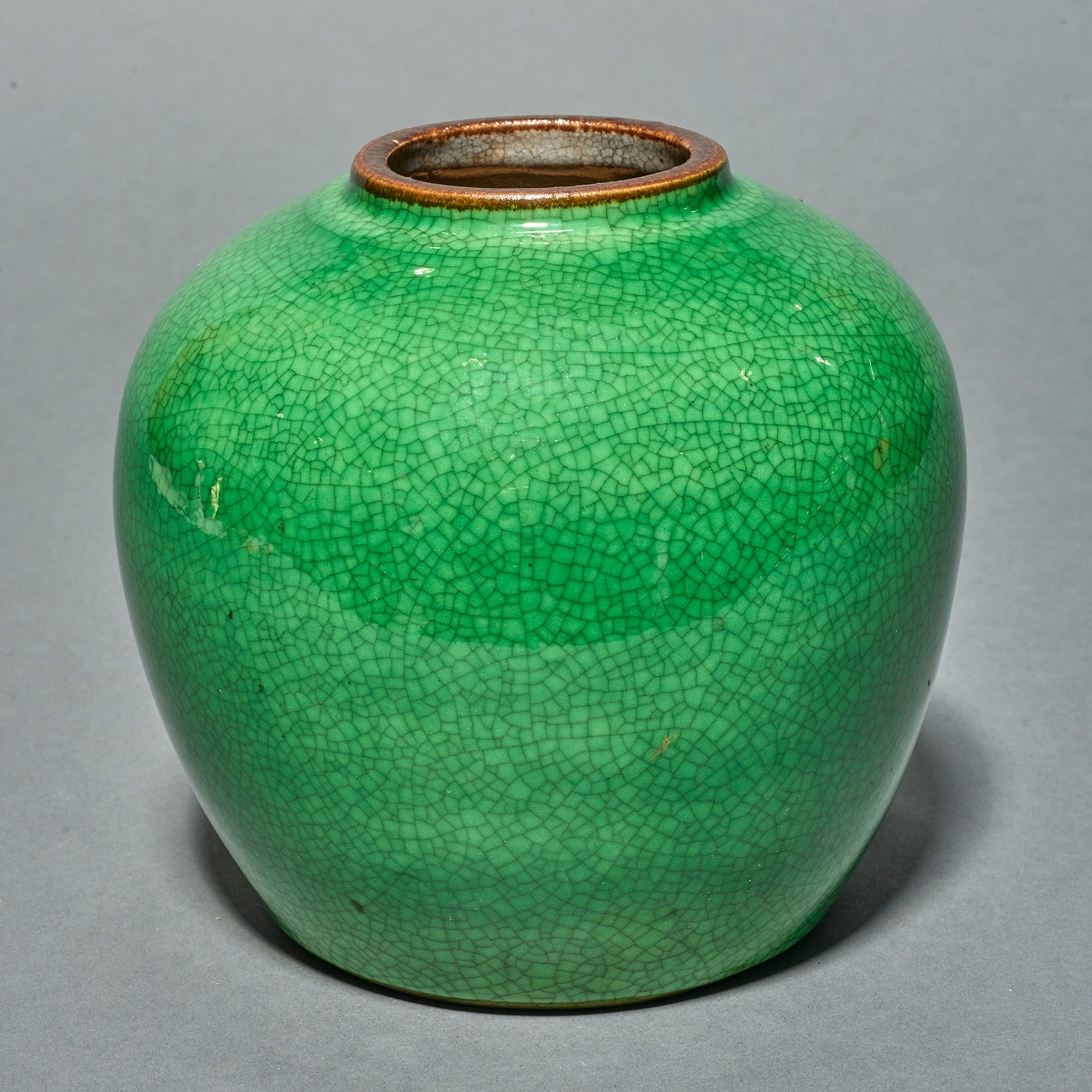 CHINESE APPLE GREEN CRACKLE GLAZED 3a405a