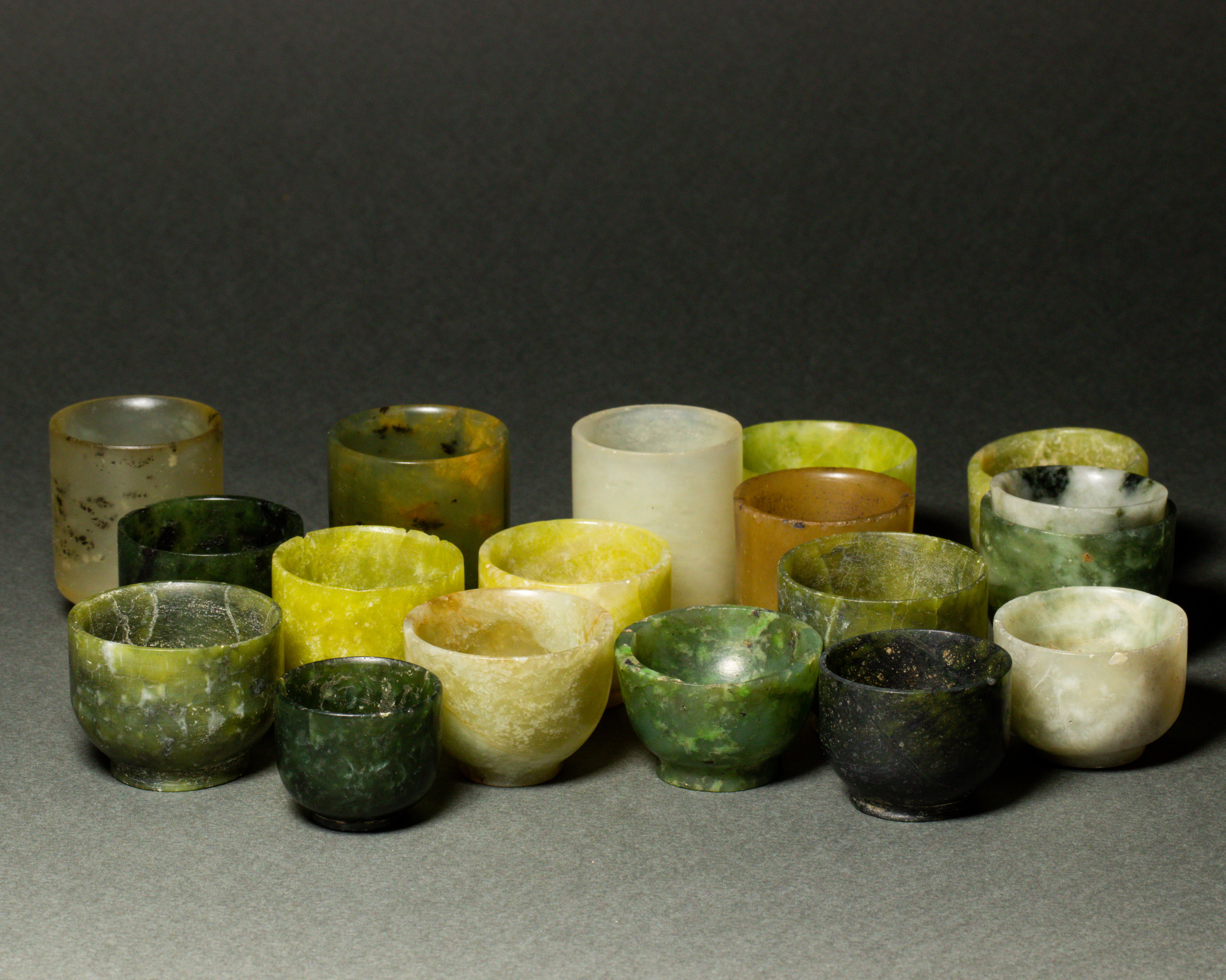 GROUP OF CHINESE HARDSTONE CUPS 3a408c