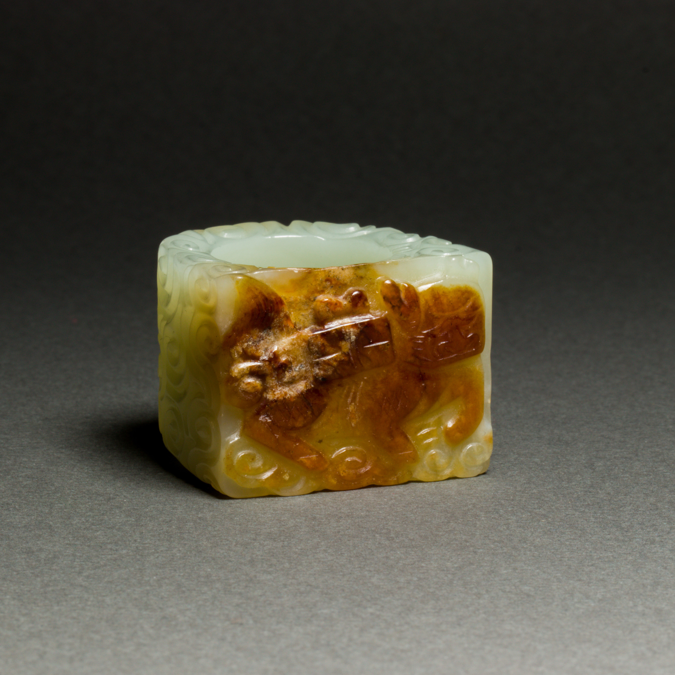 CHINESE RUSSET JADE ARCHER S RING 3a408d