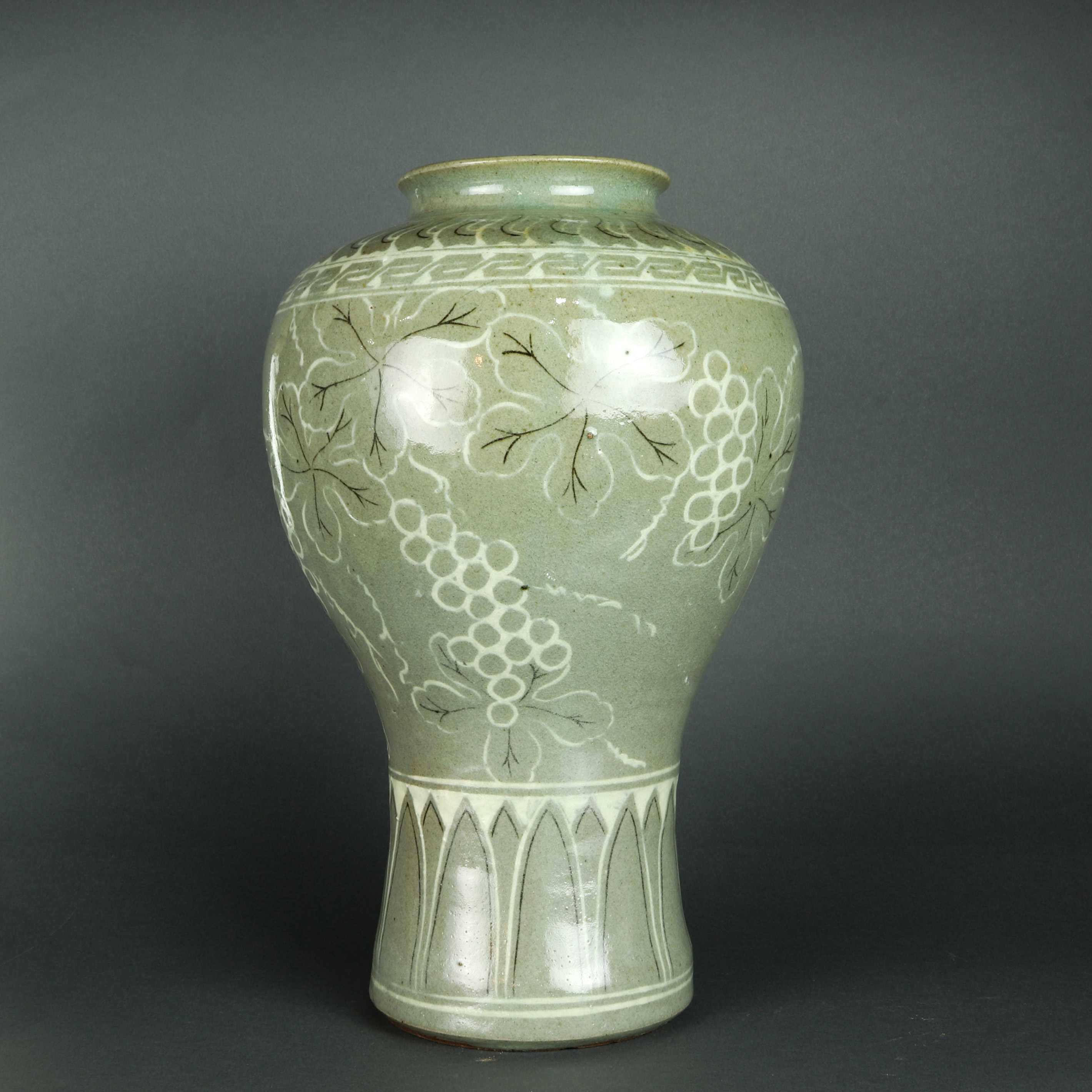 KOREAN GORYEO STYLE MEIPING VASE 3a409d