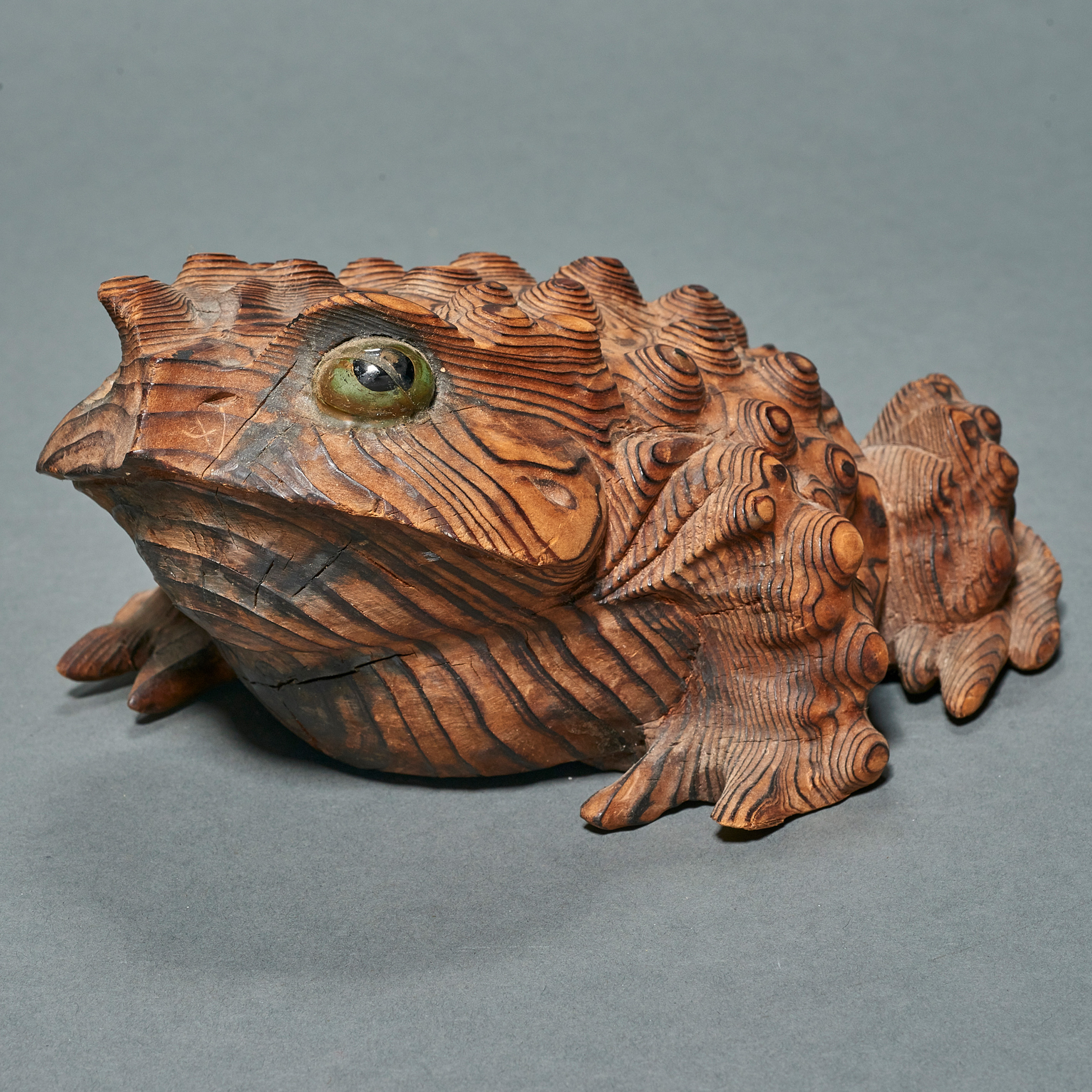 JAPANESE WOOD CARVING OF A TOAD