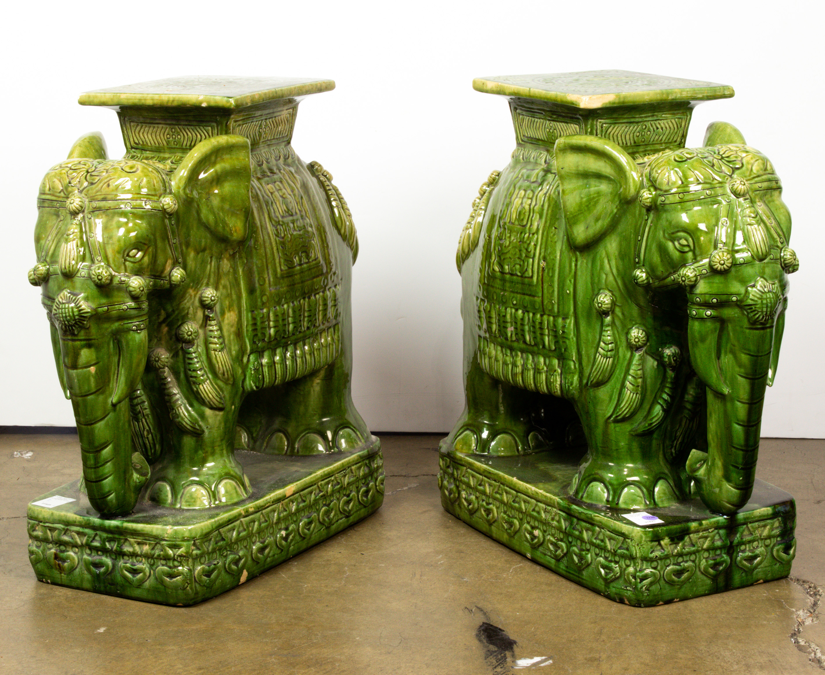 PAIR OF CHINESE GREEN GLAZED ELEPHANT 3a40b5