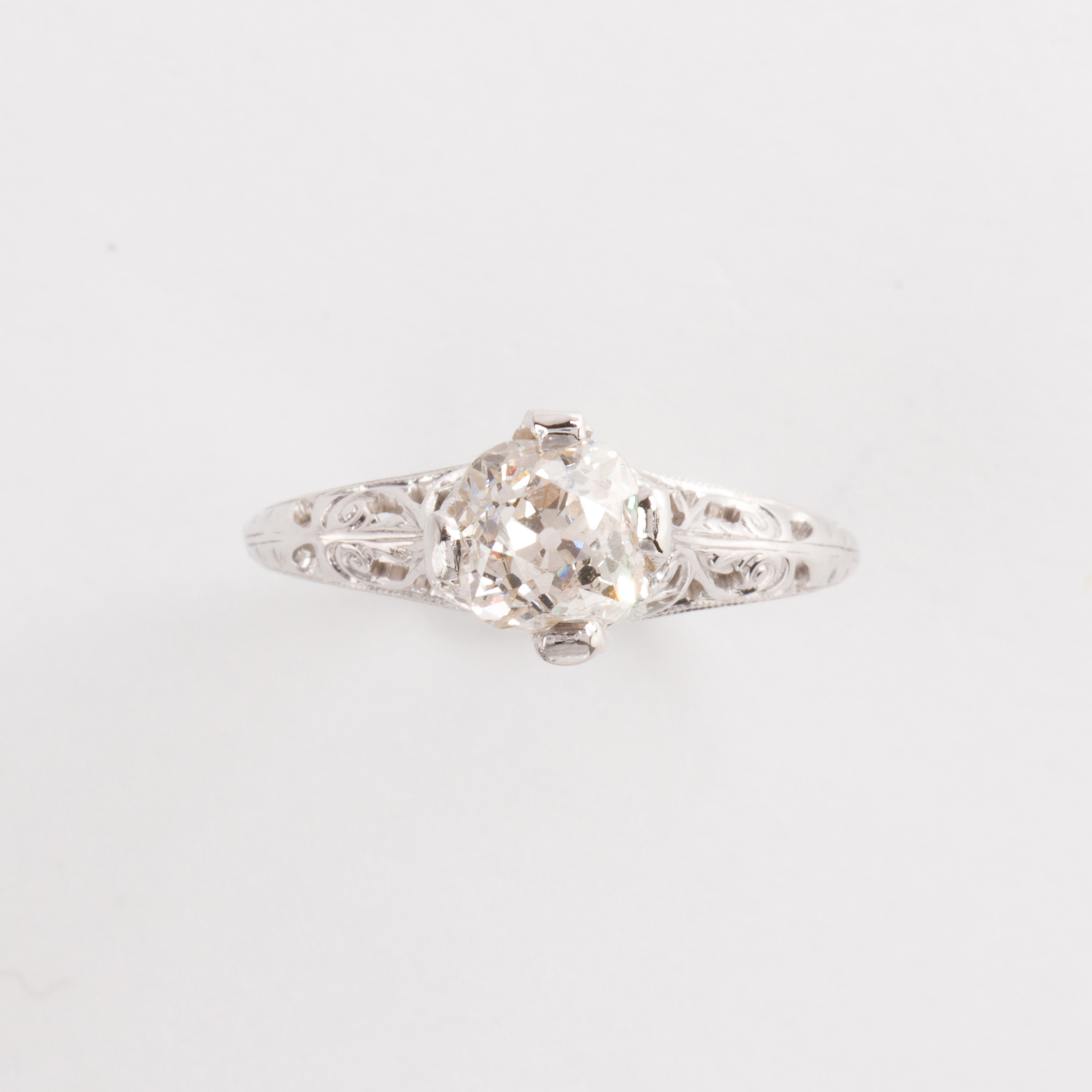 A DIAMOND AND EIGHTEEN KARAT WHITE 3a4196