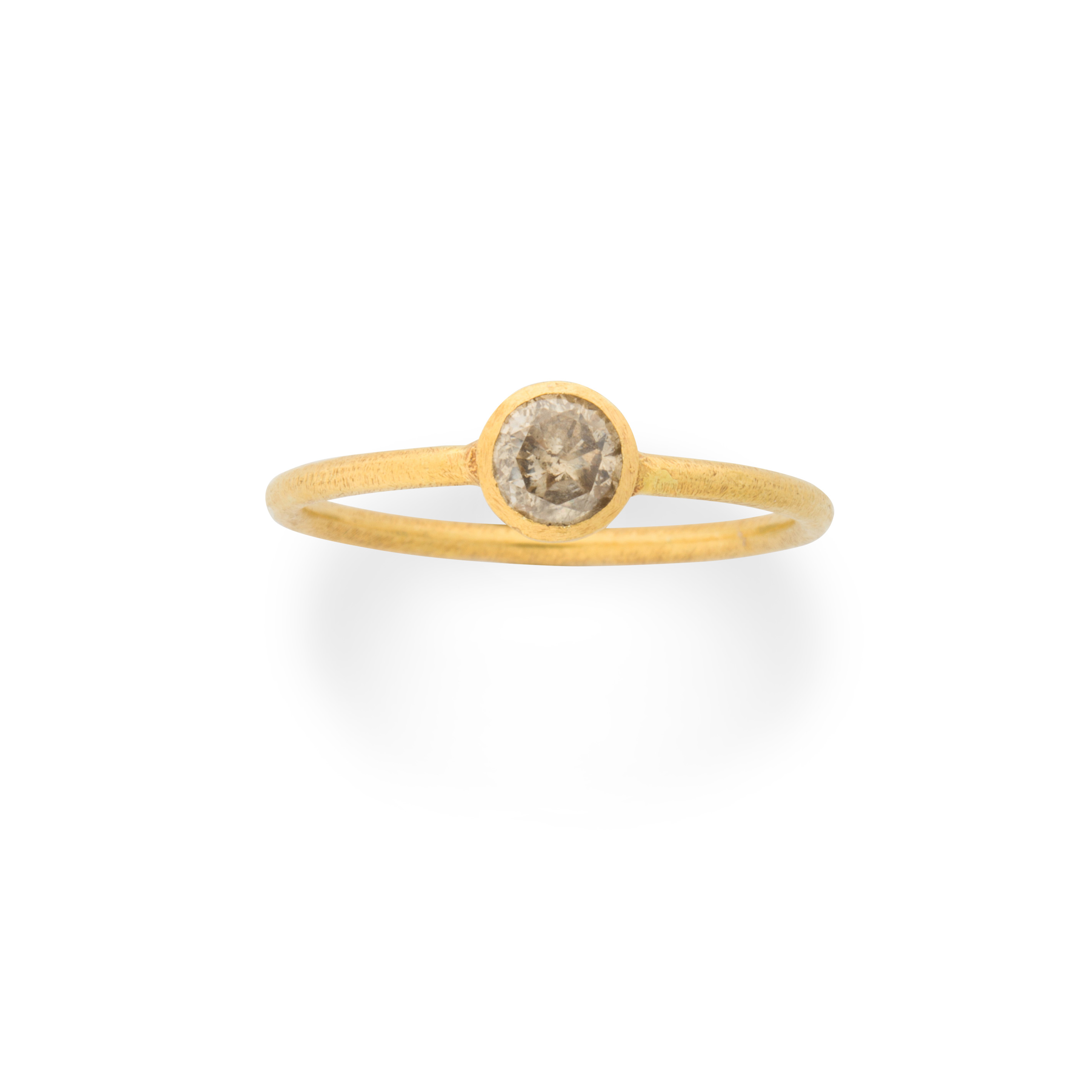 A COGNAC DIAMOND RING A cognac