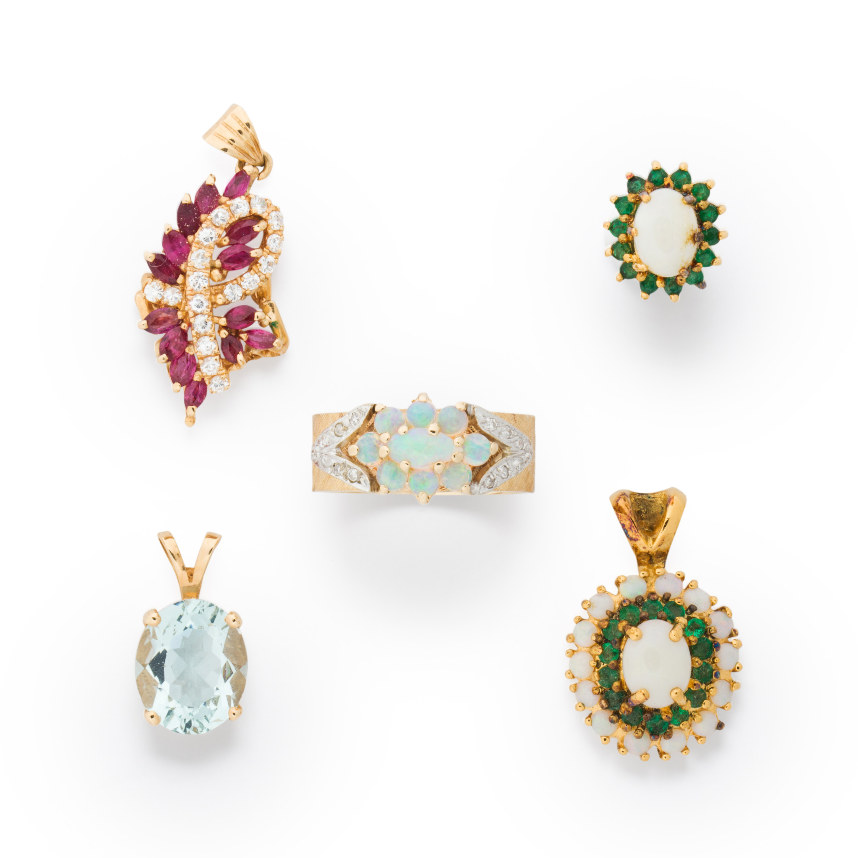 A GROUP OF GEMSTONE JEWELRY A group