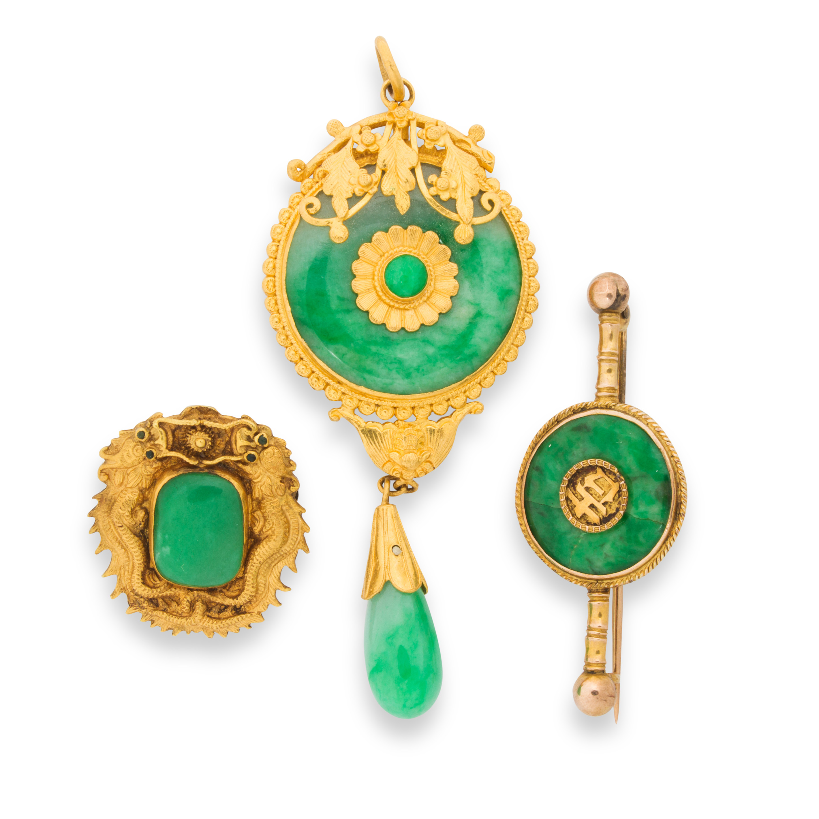 A GROUP OF JADE AND GOLD JEWELRY