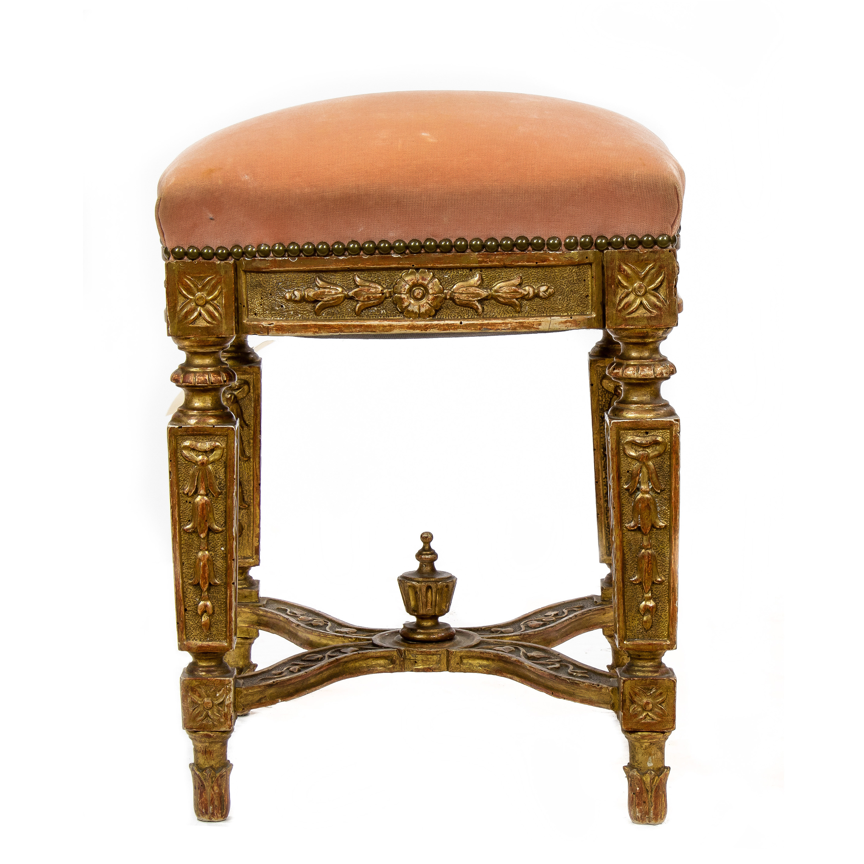 A CONTINENTAL GILTWOOD CARVED OTTOMAN 3a4292