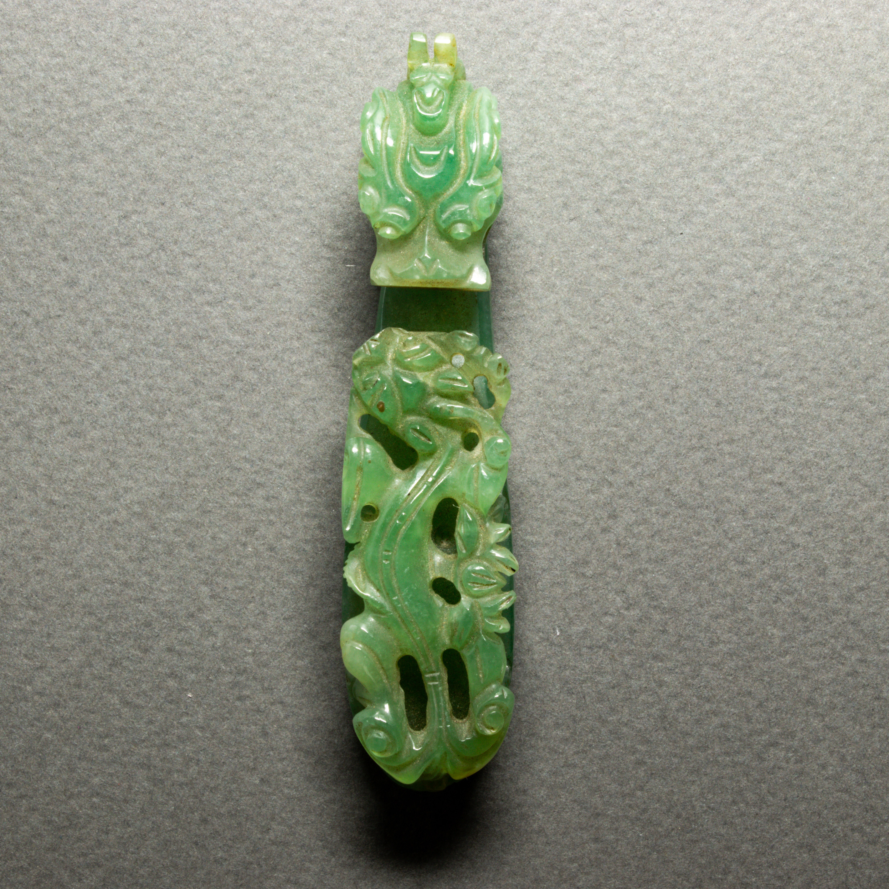 CHINESE GREEN JADEITE BELT HOOK 3a4307