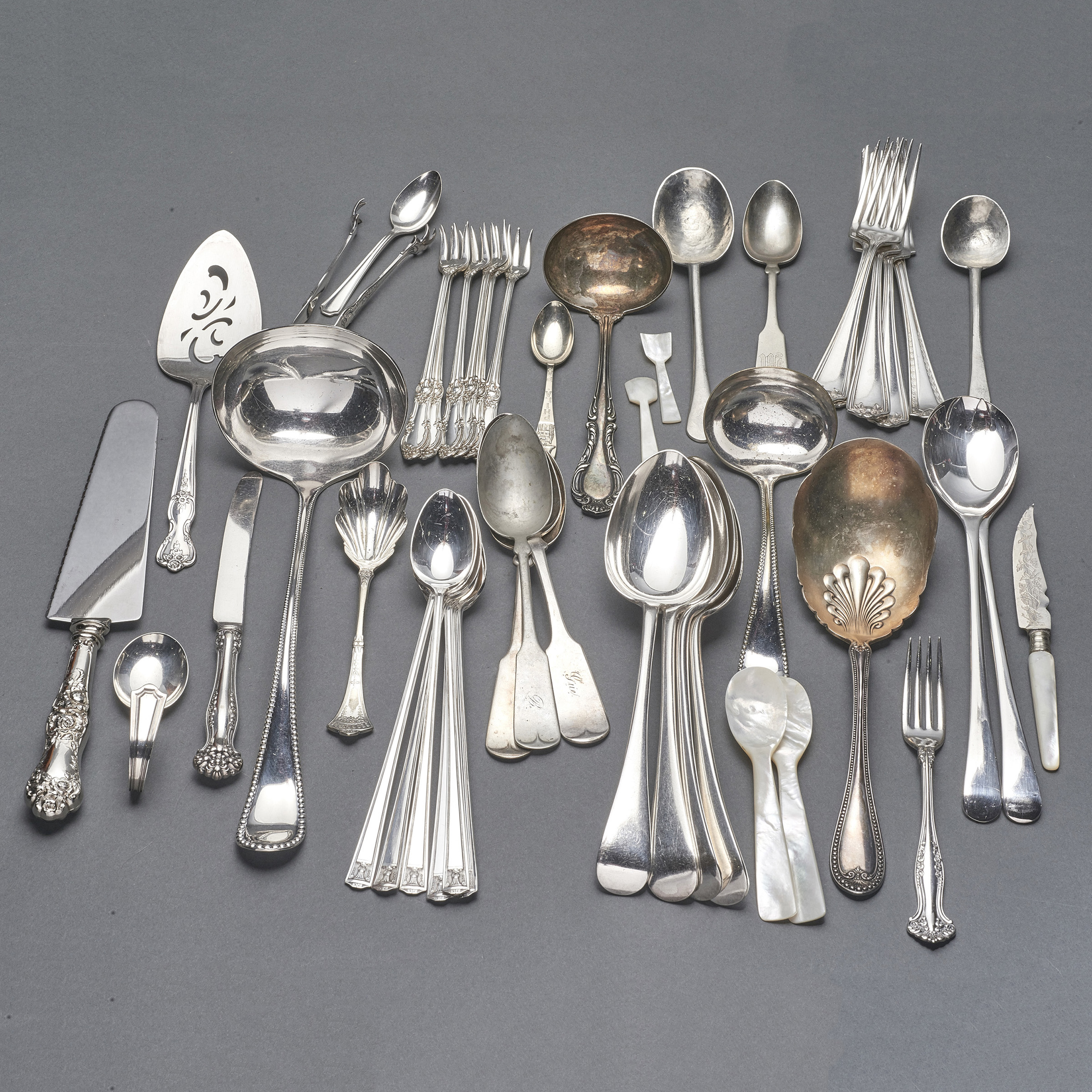 LARGE COLLECTION OF PLATED FLATWARE 3a436c