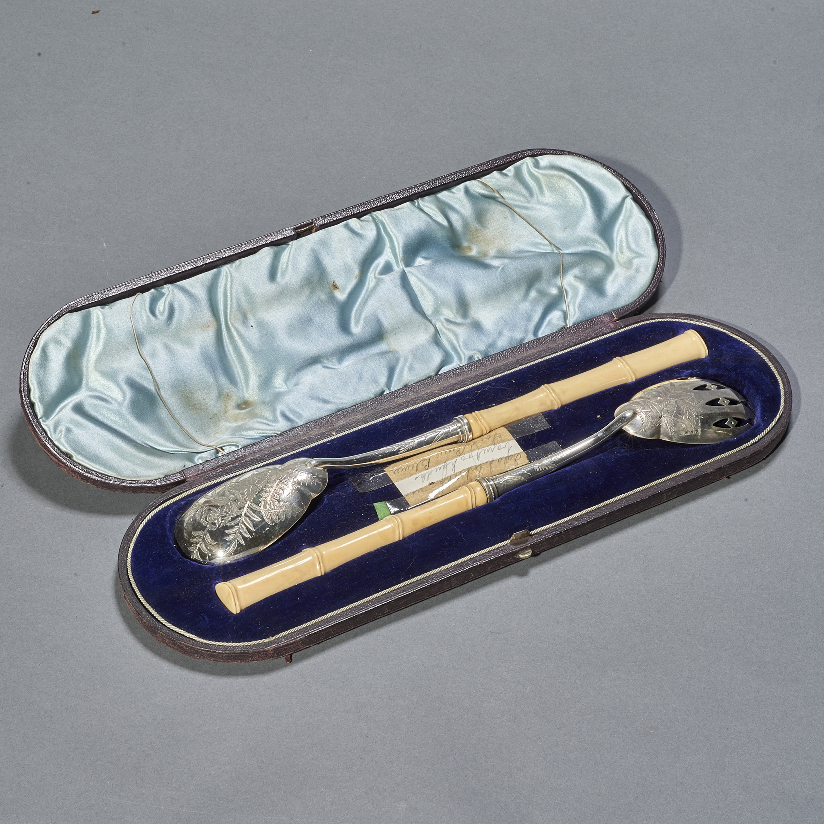 AESTHETIC MOVEMENT CASED BONE HANDLED