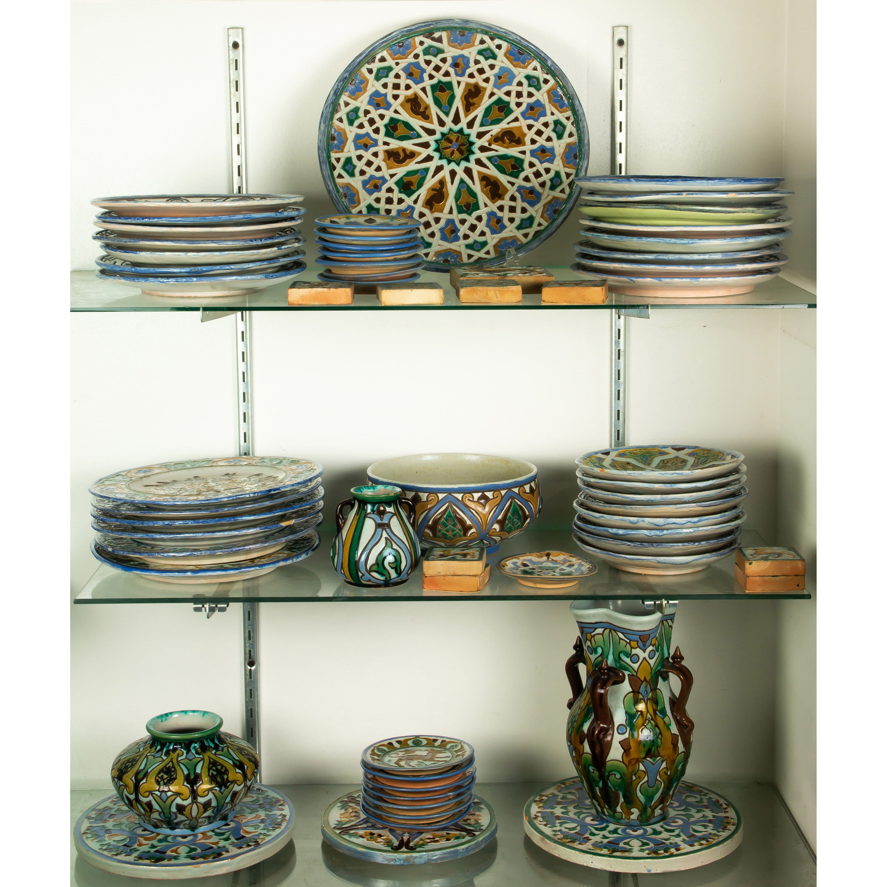 THREE SHELVES OF TOLEDO POLYCHROME