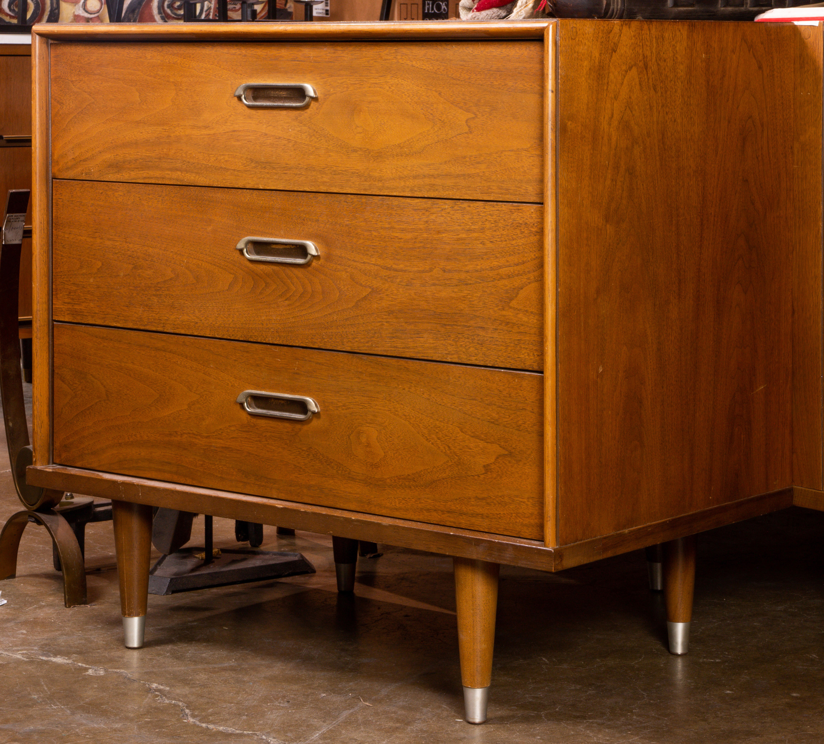 MID CENTURY MODERN CHEST WITH THREE 3a43f9