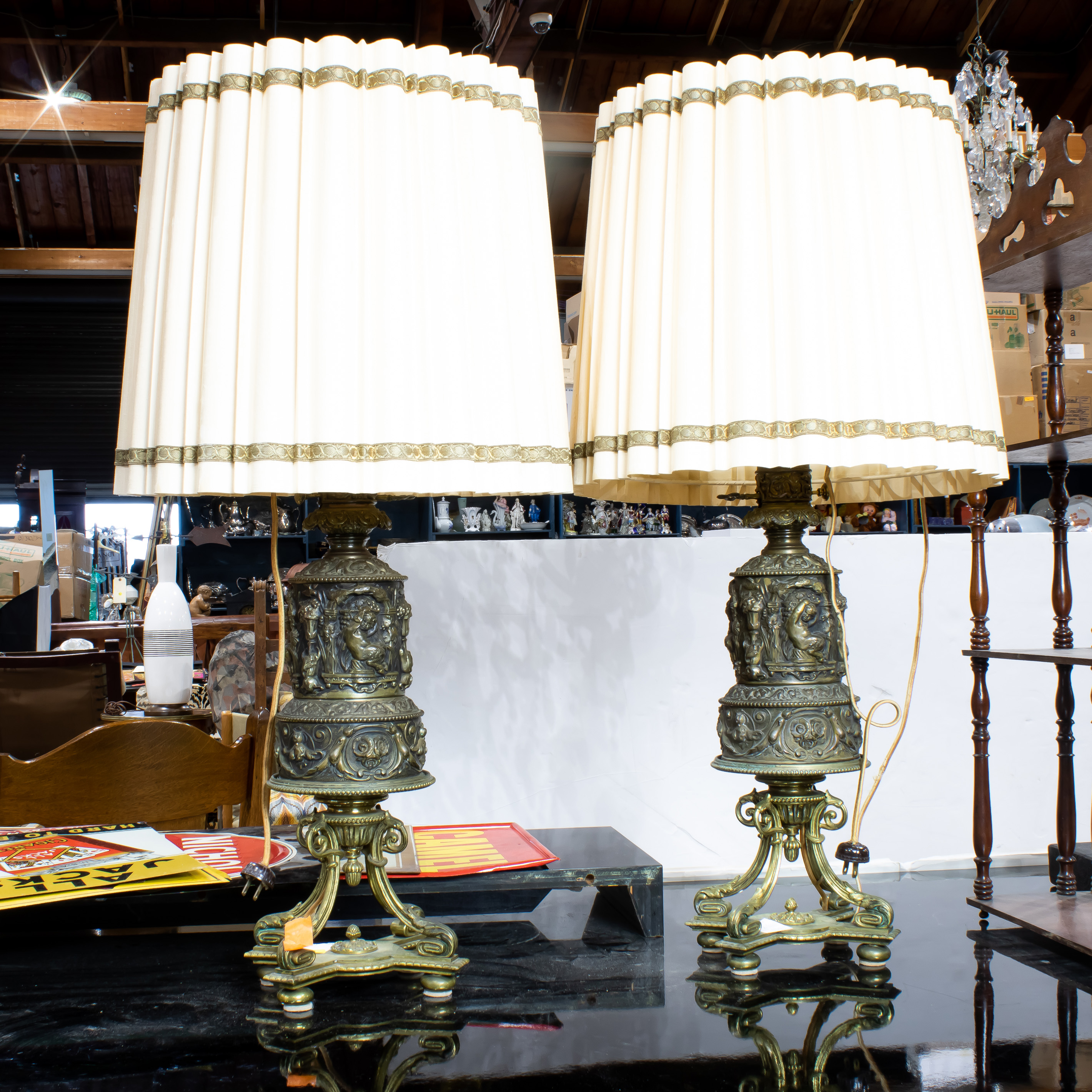 GOTHIC REVIVAL STYLE TABLE LAMPS 3a443f