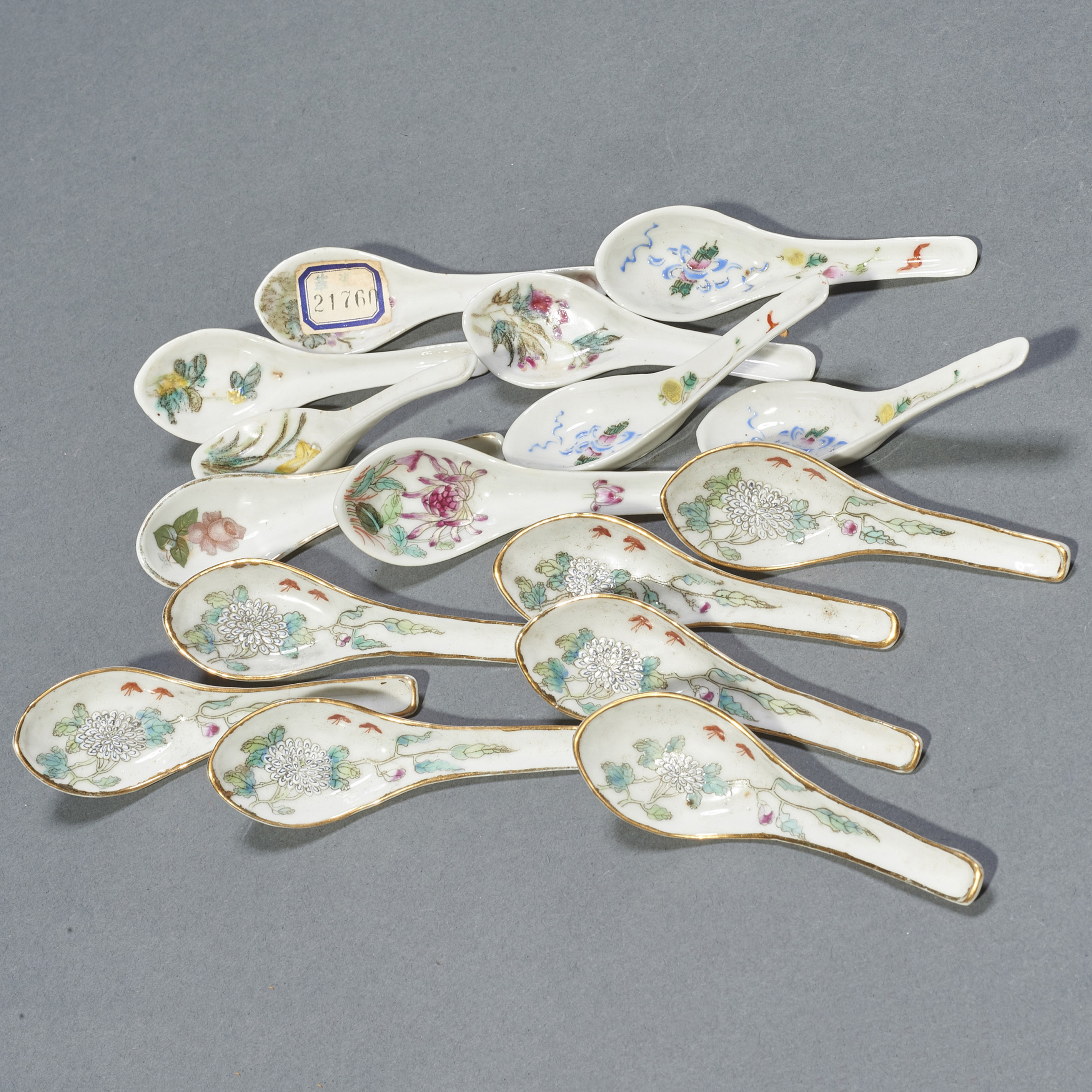 (LOT OF 18) CHINESE FAMILLE ROSE
