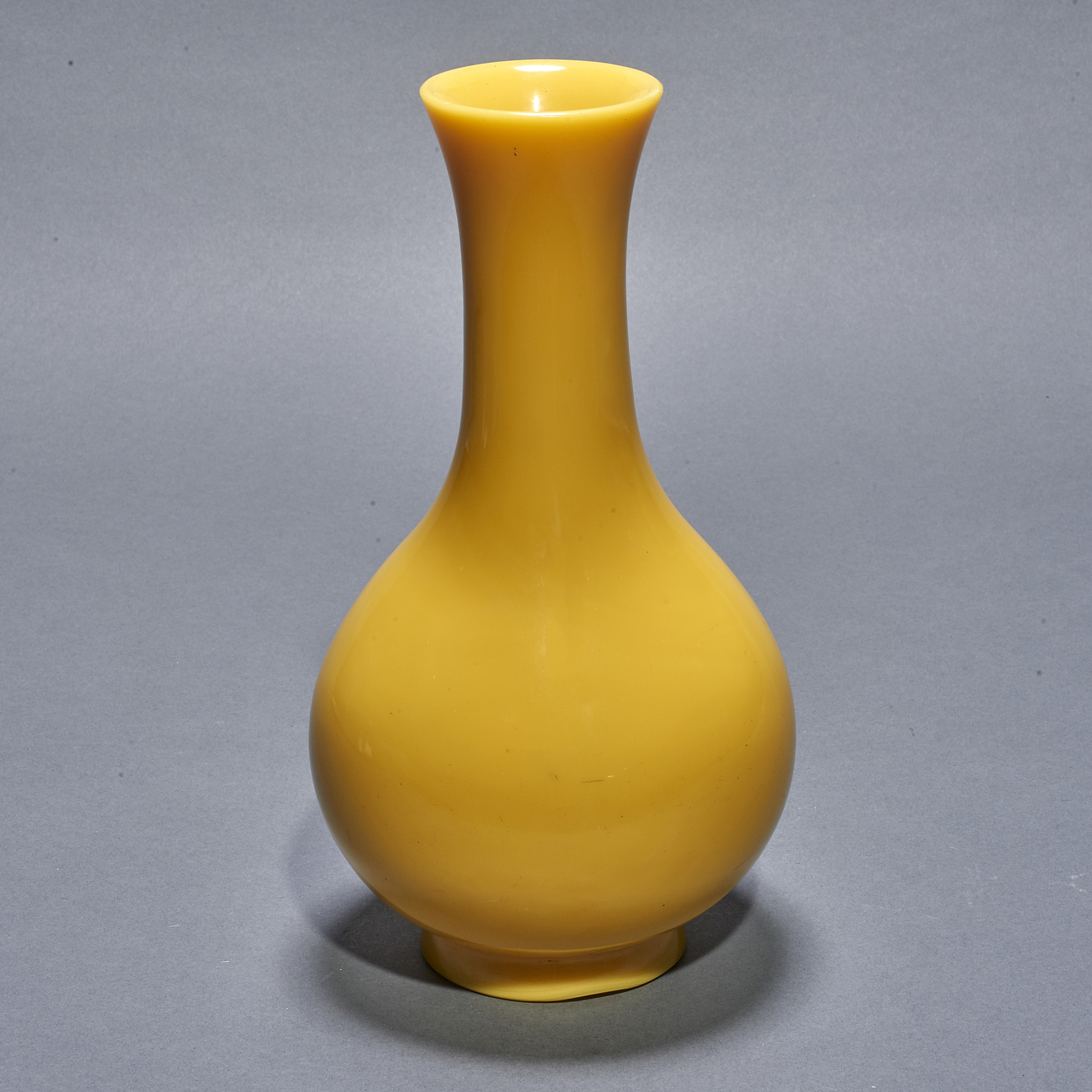 CHINESE YELLOW GROUND PEKING GLASS 3a44f7