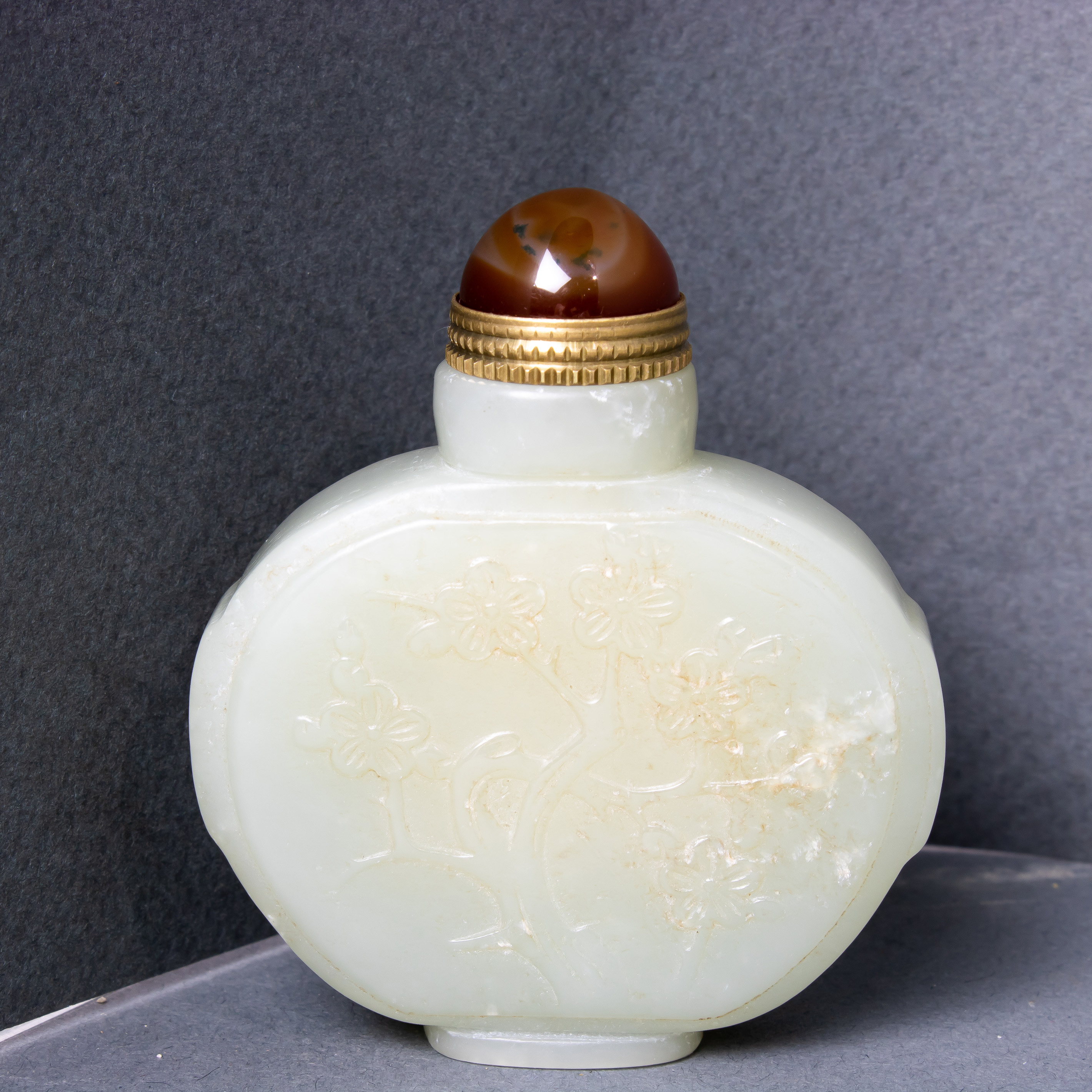 CHINESE JADE SNUFF BOTTLE Chinese 3a4501