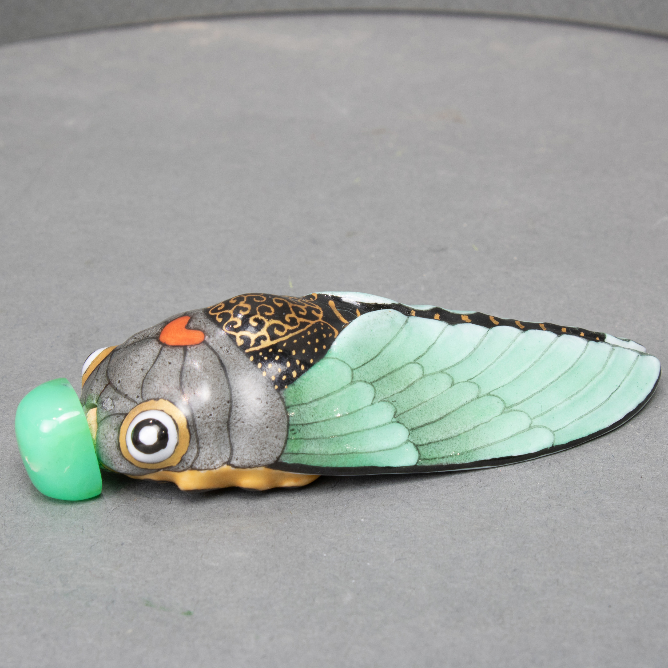 CHINESE ENAMELED 'CICADA' SNUFF