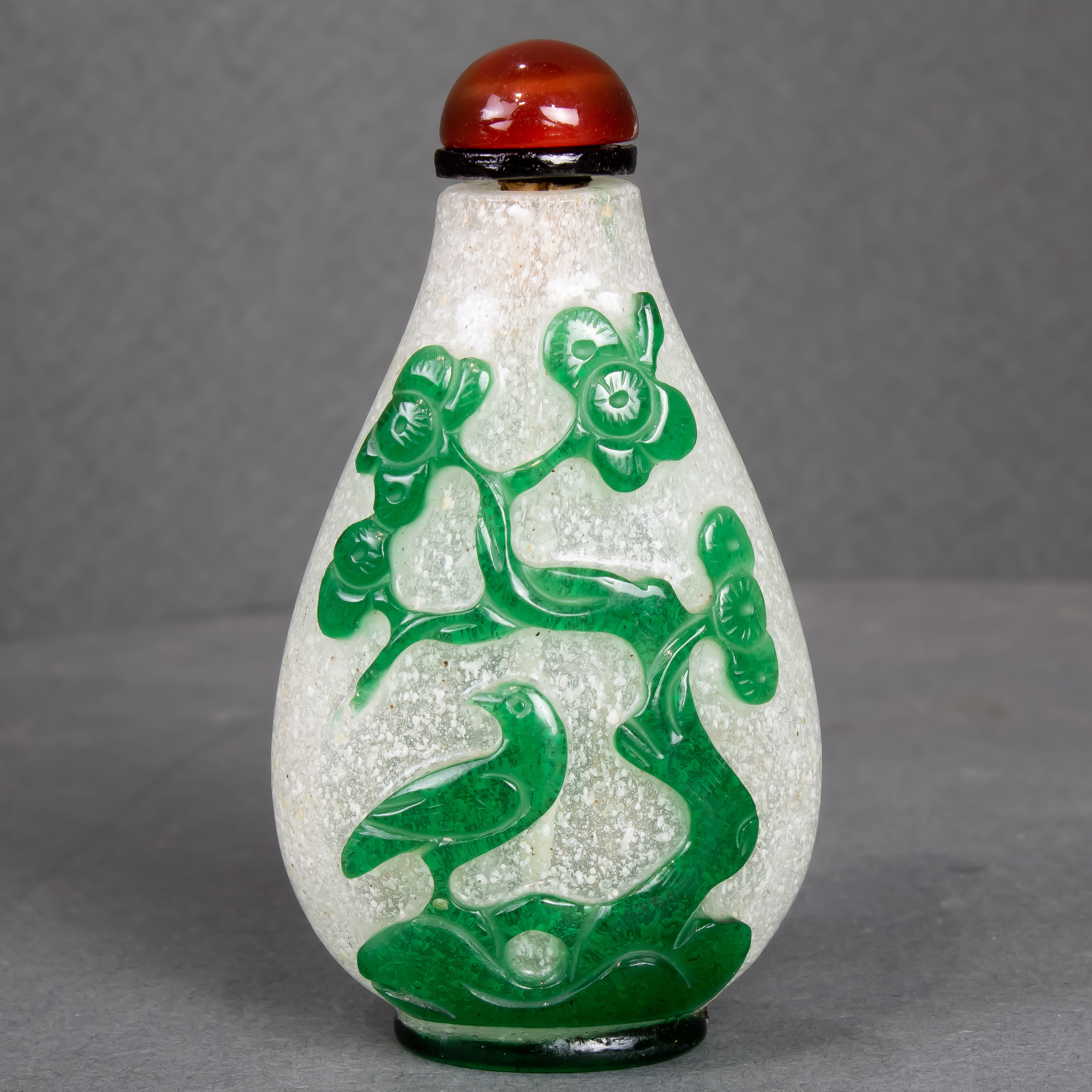 CHINESE PEKING GLASS SNUFF BOTTLE