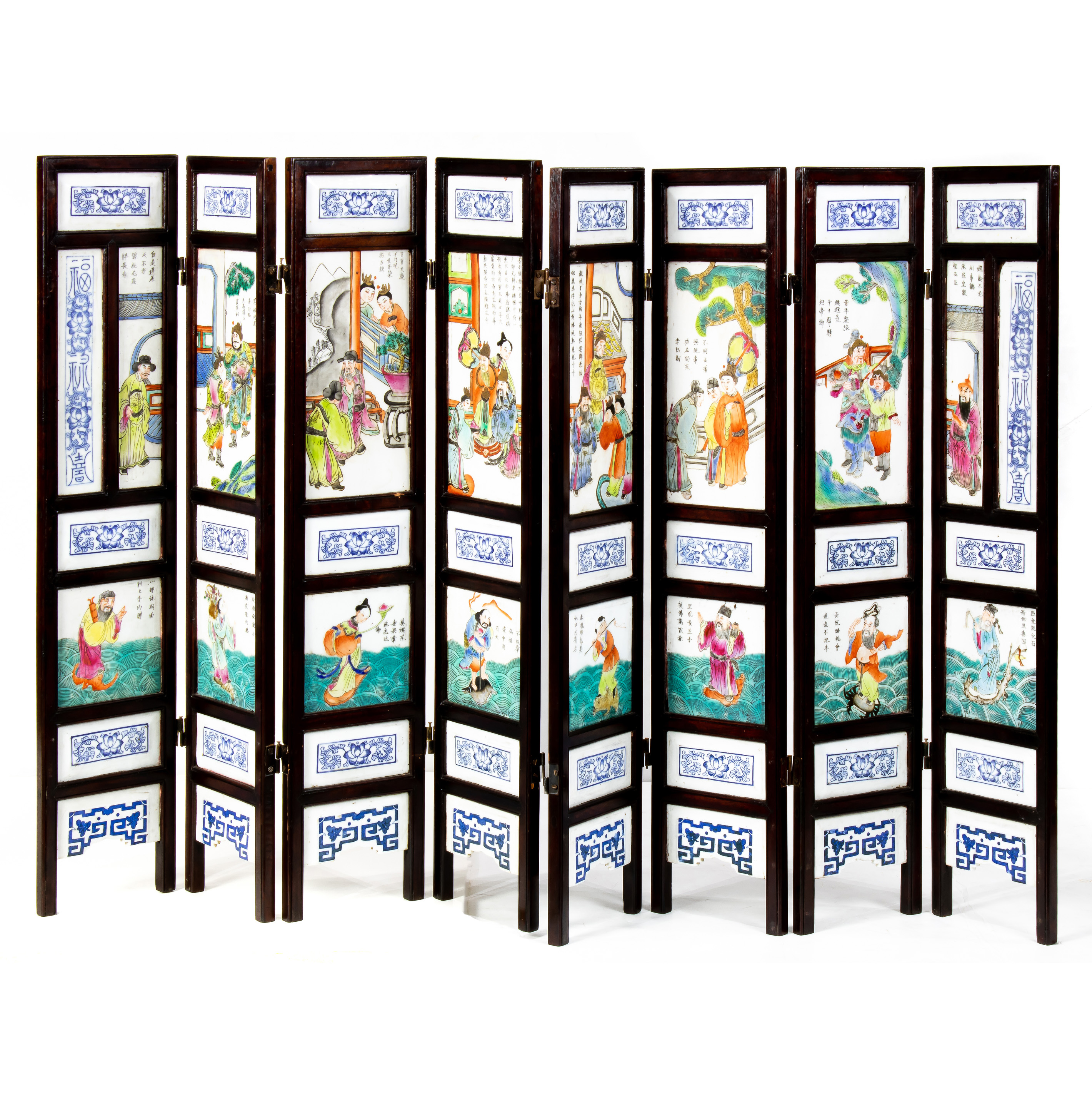 CHINESE EIGHT PANEL FAMILLE ROSE 3a454c