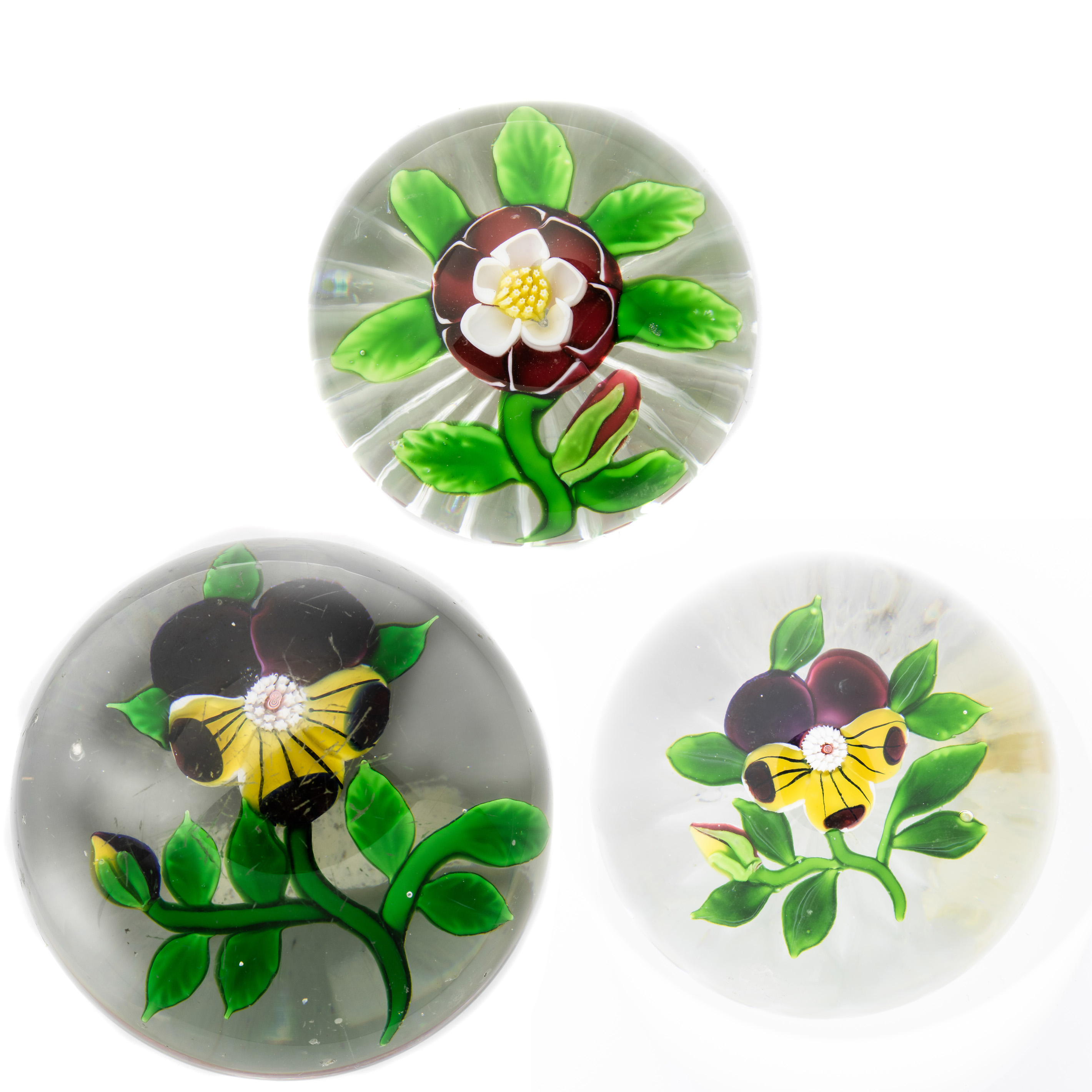 A LOT OF 3 BACCARAT PANSY OR BUTTERCUP 3a458e