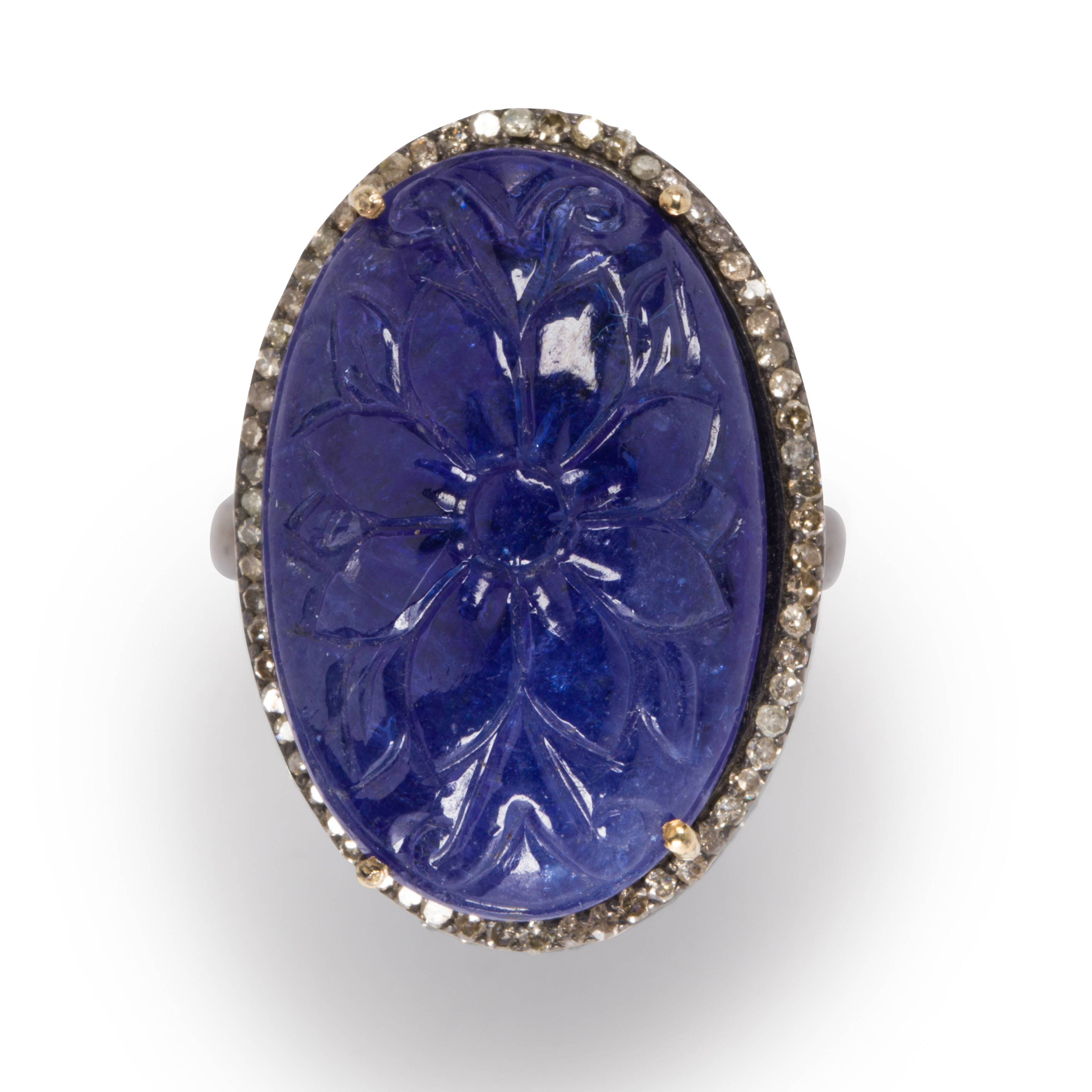 A TANZANITE AND DIAMOND RING A 3a461f