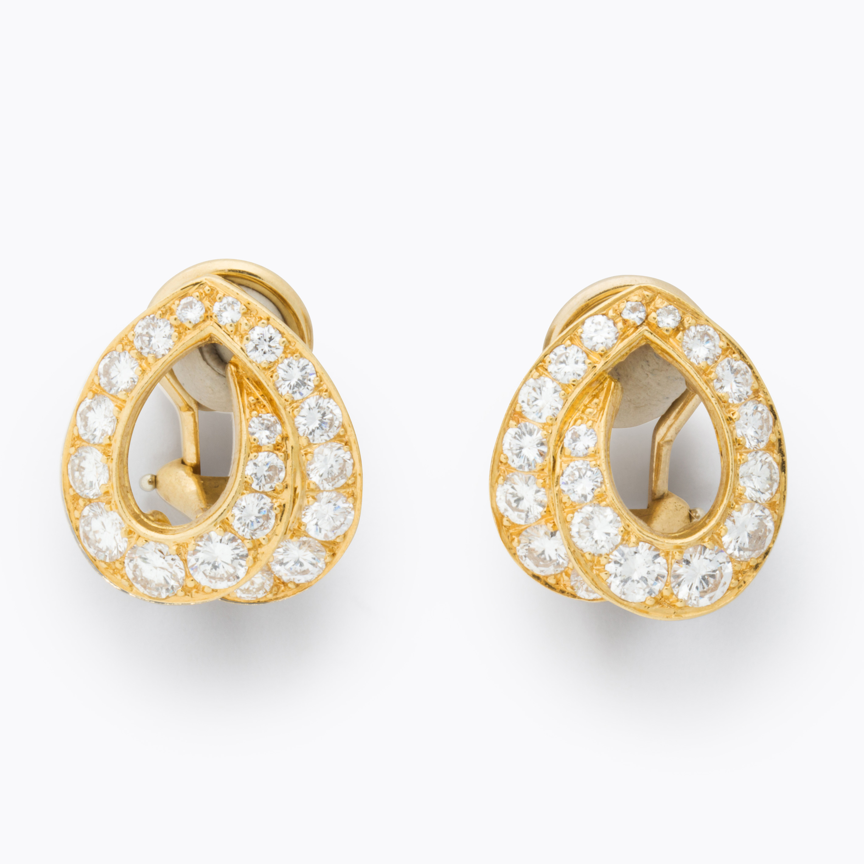 A PAIR OF DIAMOND AND EIGHTEEN