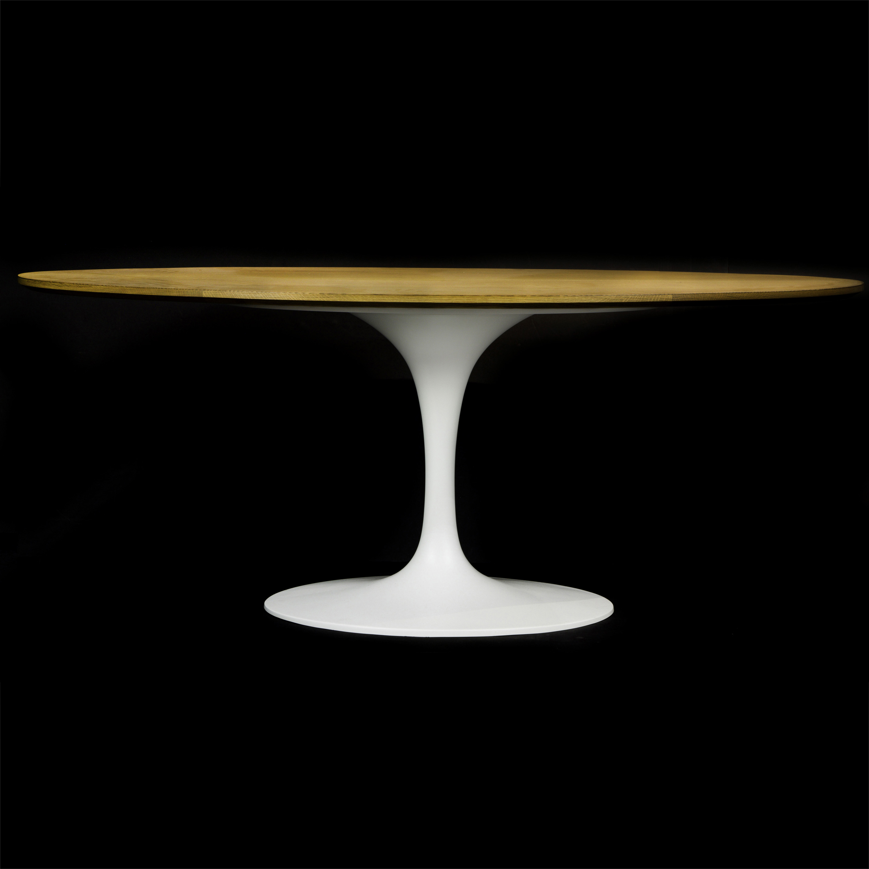 A SAARINEN STYLE TULIP TABLE HAVING 3a47b1