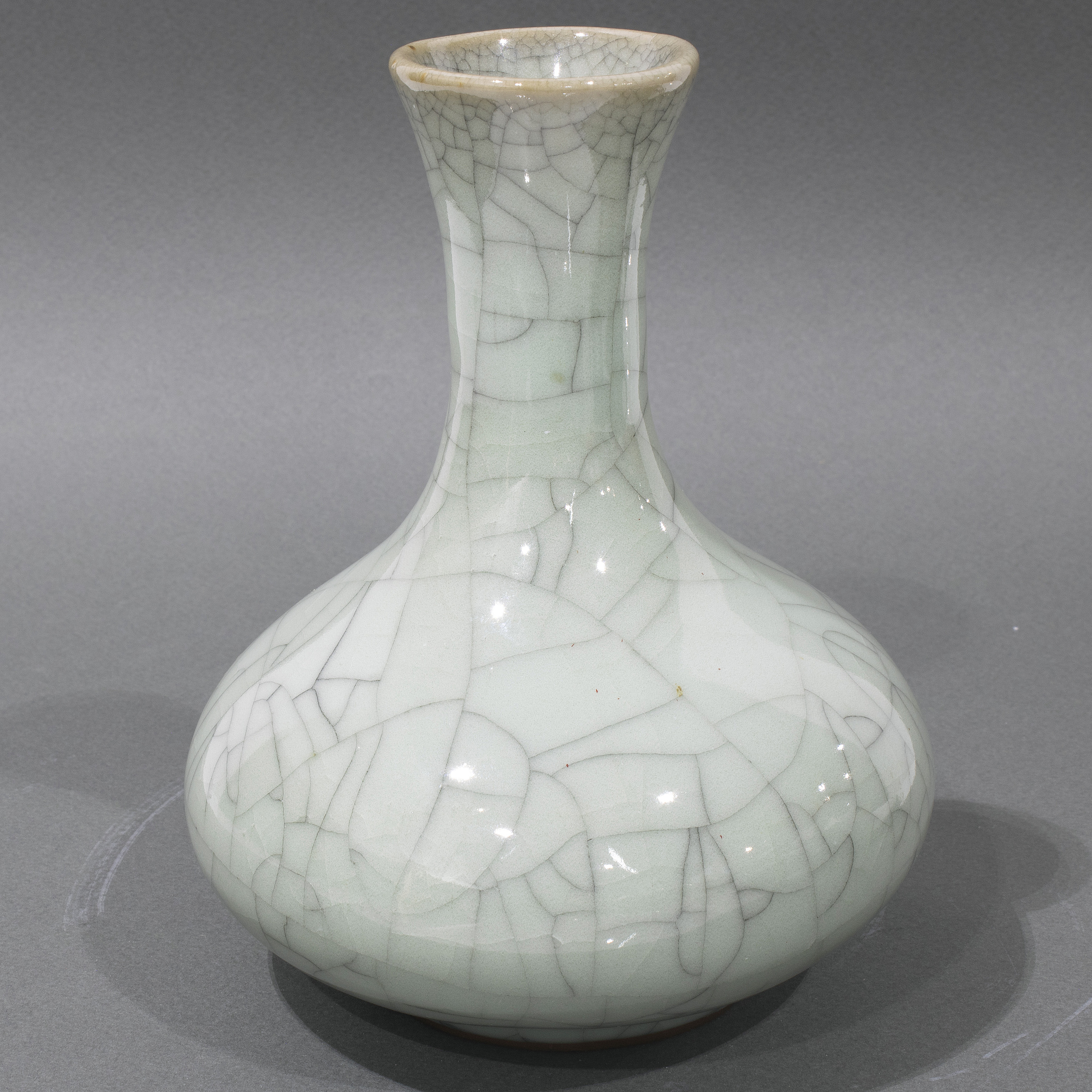 CHINESE GUAN TYPE BOTTLE VASE Chinese