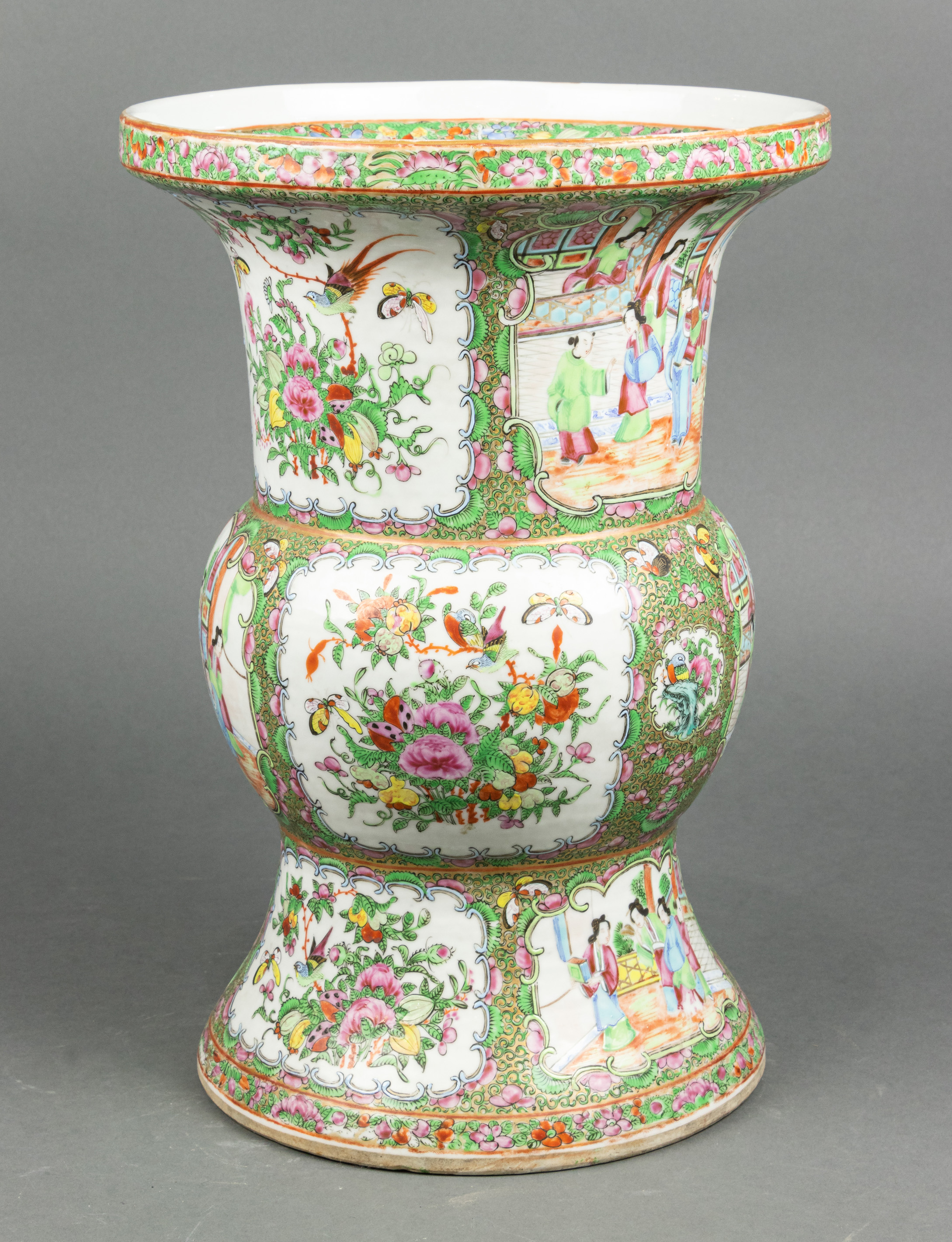 CHINESE CANTON ROSE MEDALLION VASE 3a481c