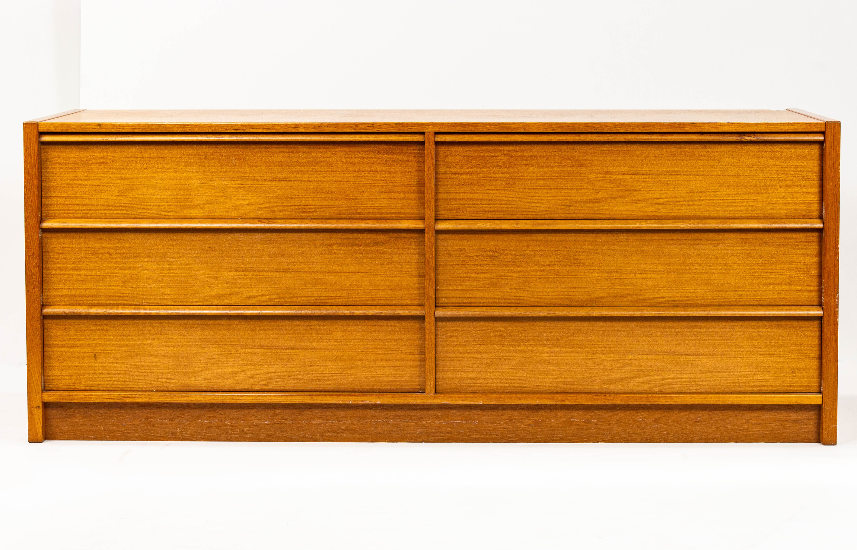 DANISH MODERN DOUBLE CHEST OF DAWERS 3a48ca