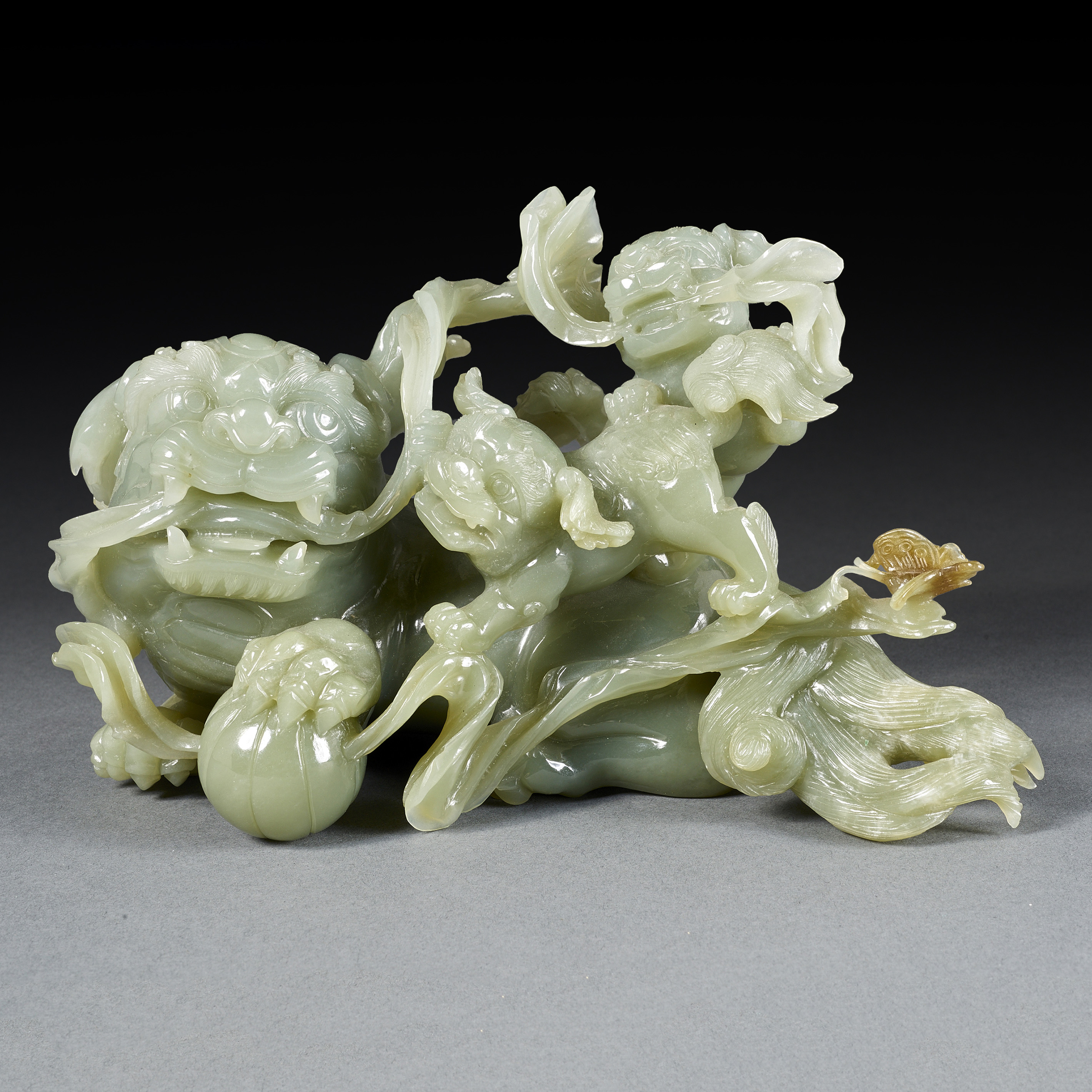 CHINESE CELADON JADE LION GROUP 3a4941