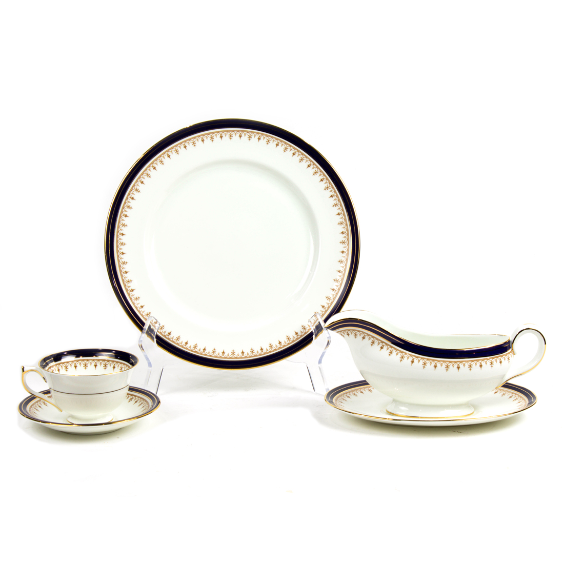 AYNSLEY BONE CHINA DINNER SERVICE IN