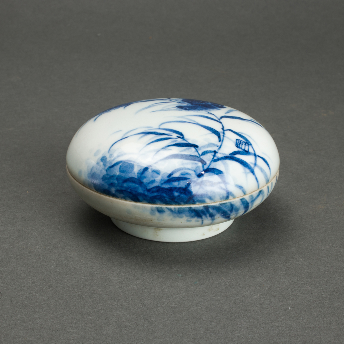 CHINESE BLUE AND WHITE SEAL PASTE