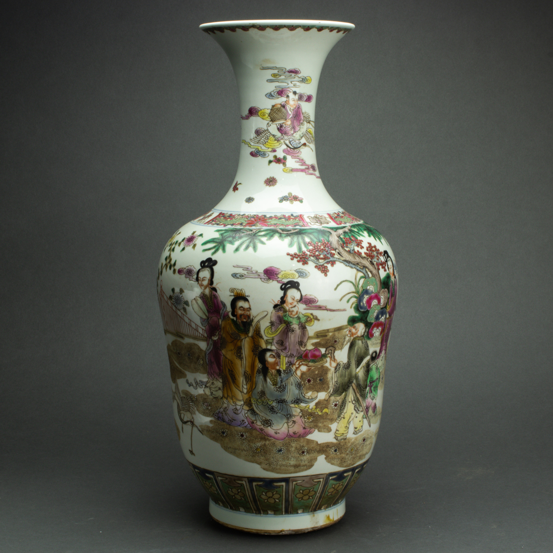 CHINESE FAMILLE ROSE VASE Chinese 3a250c