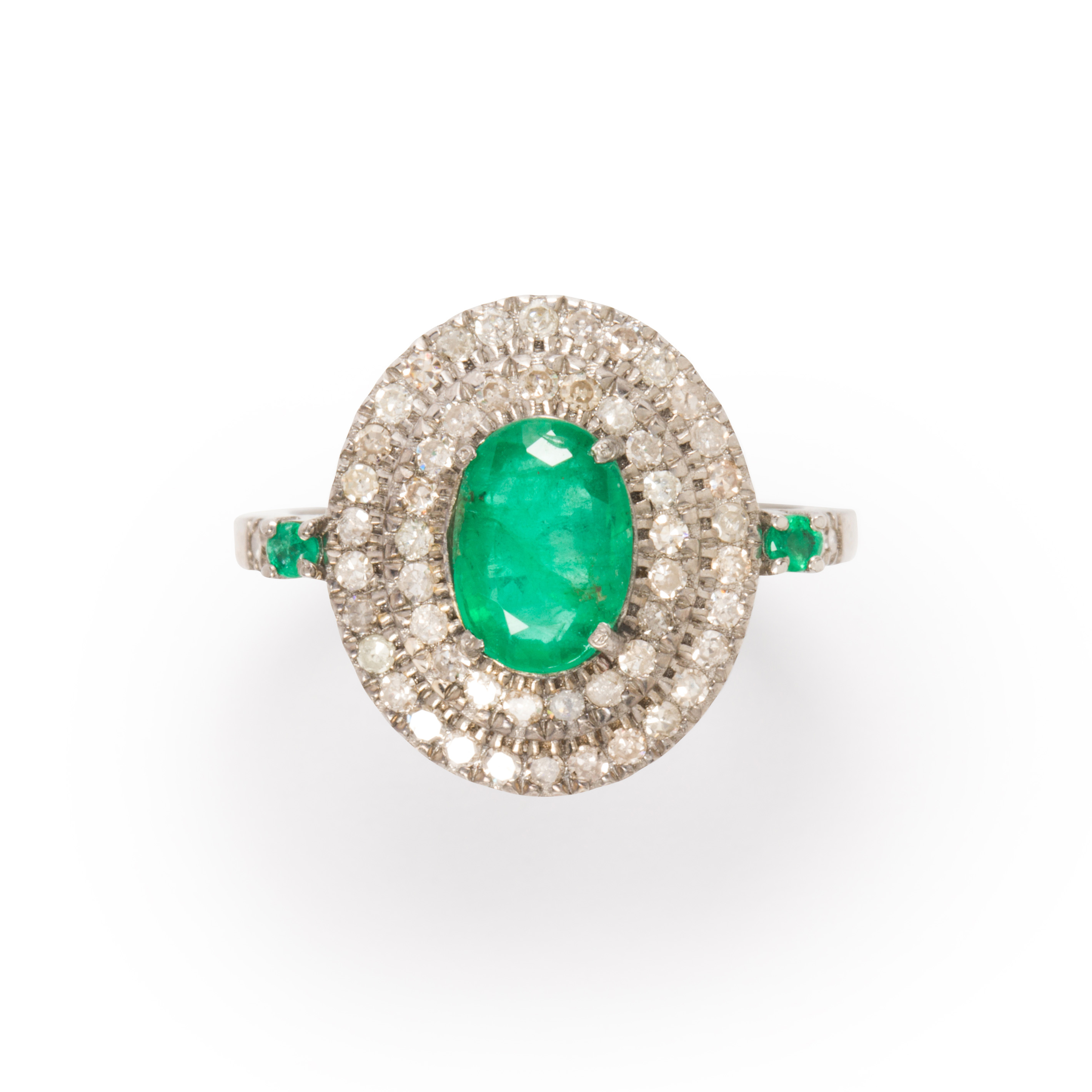 AN EMERALD AND DIAMOND RING An 3a261f