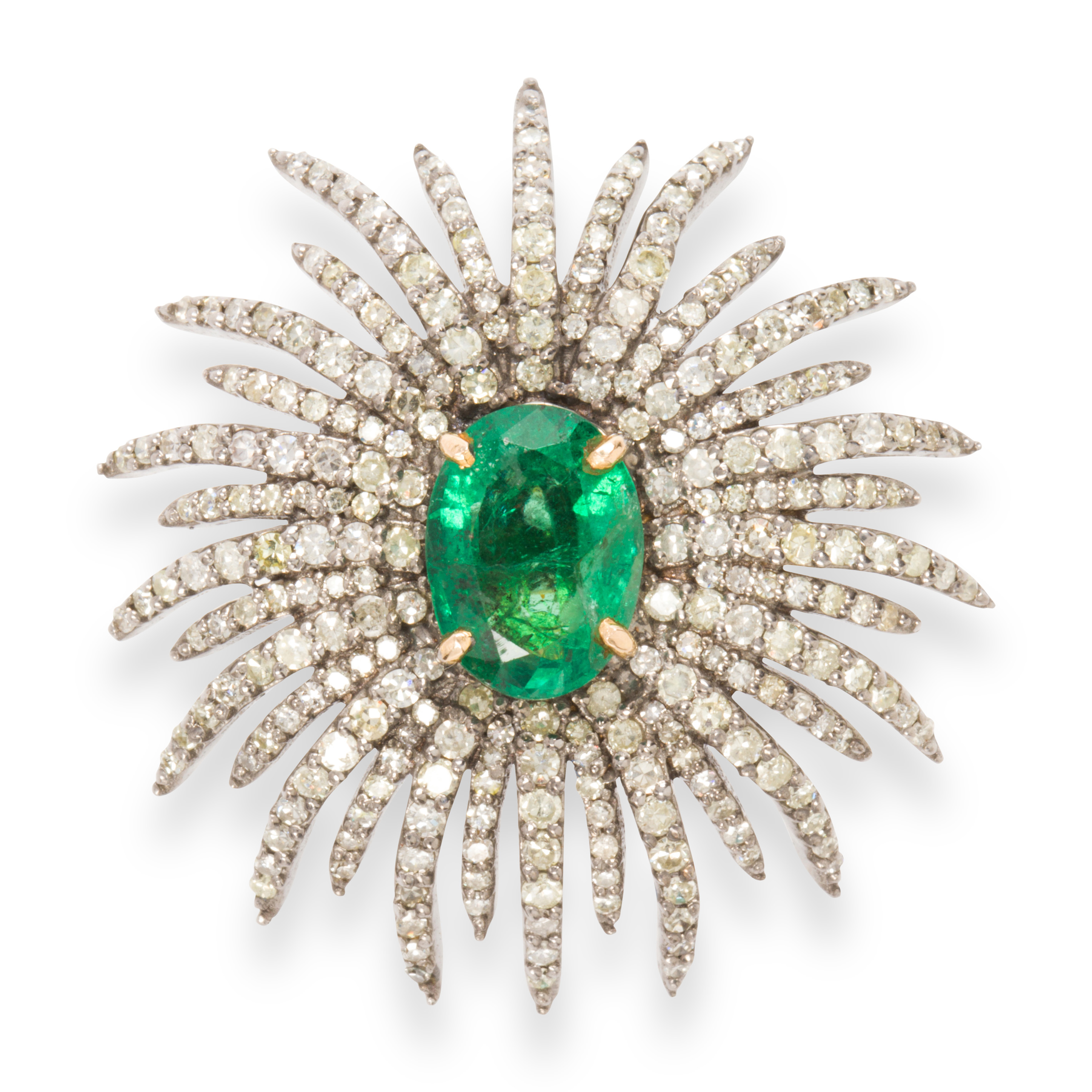 AN EMERALD AND DIAMOND RING An