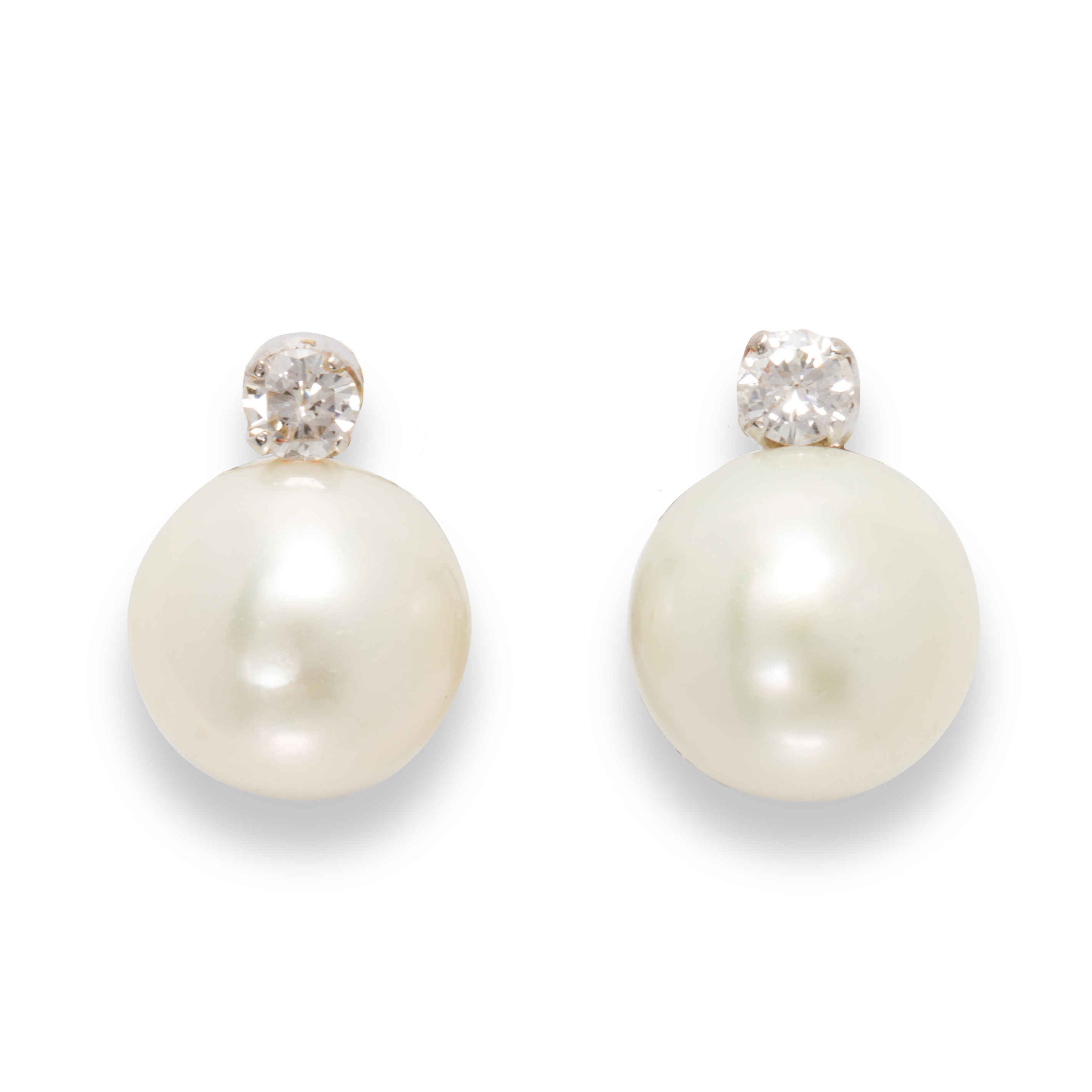 A PAIR OF SOUTH SEA PEARL DIAMOND 3a266a