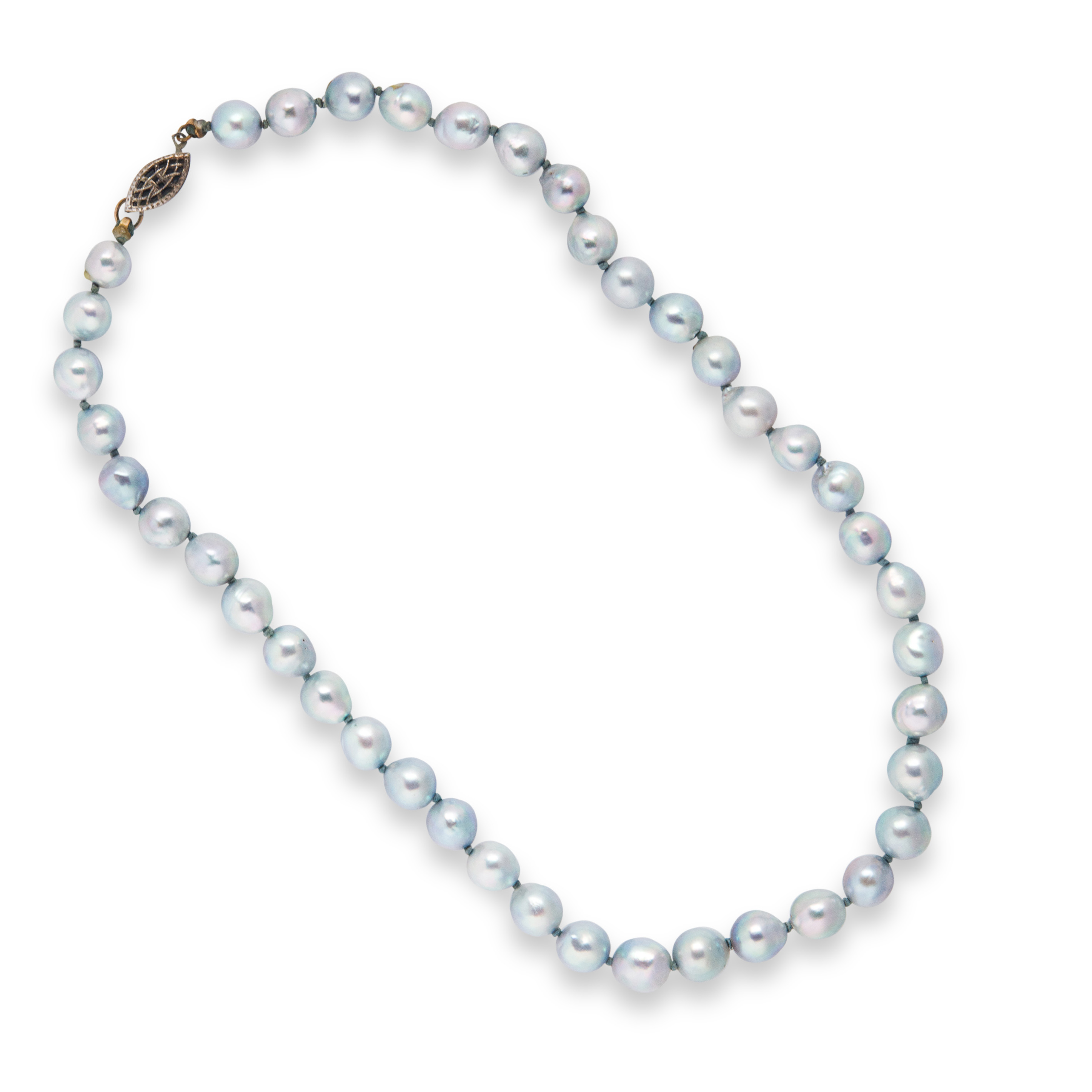 A TAHITIAN GREY PEARL NECKLACE 3a2688