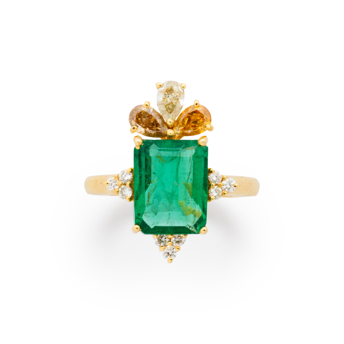 AN EMERALD COLORED DIAMOND AND 3a2842